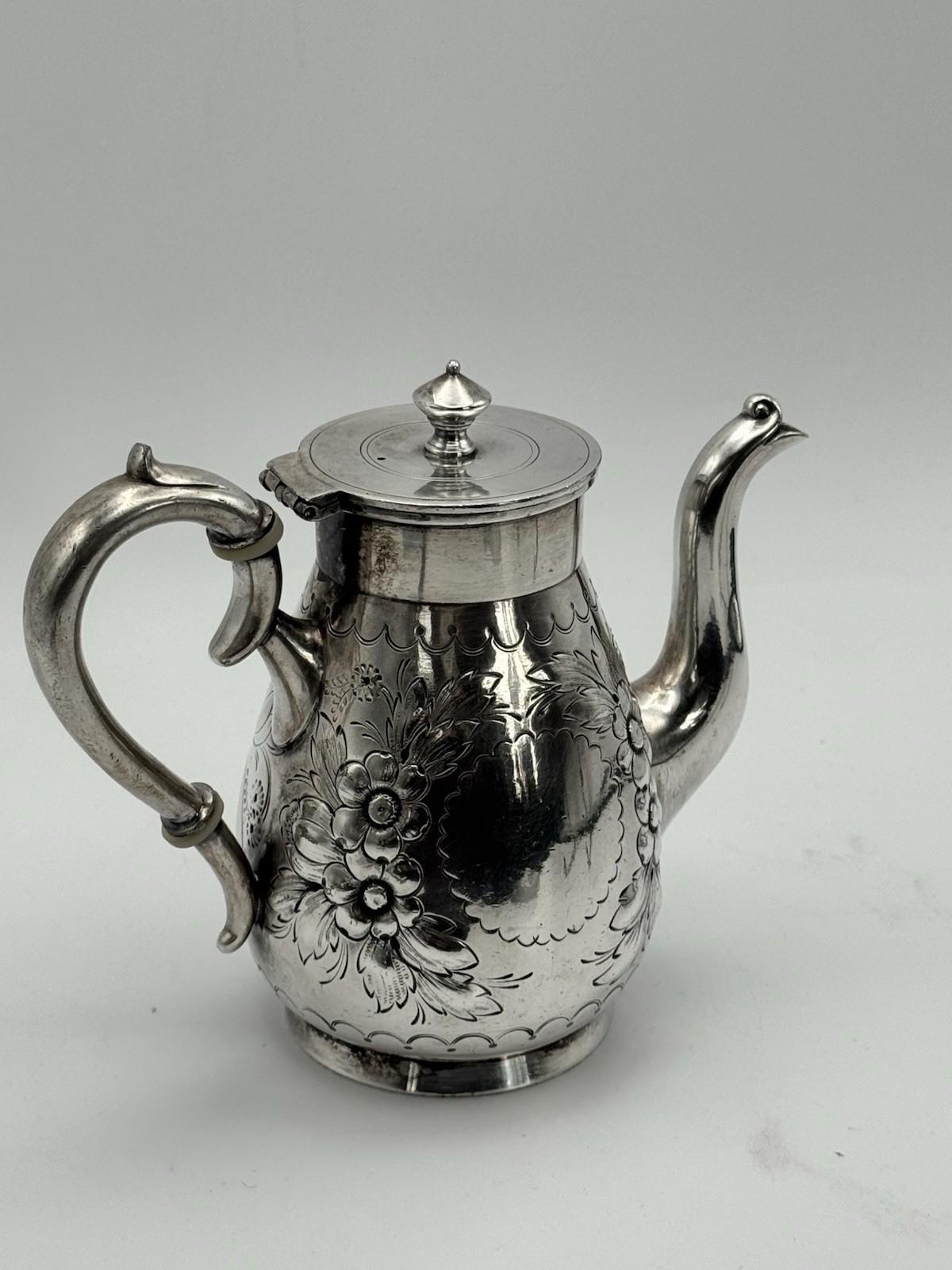 Antique Silverplate Coffee Tea Pot Meriden B Company Repousse Floral Hinged Lid