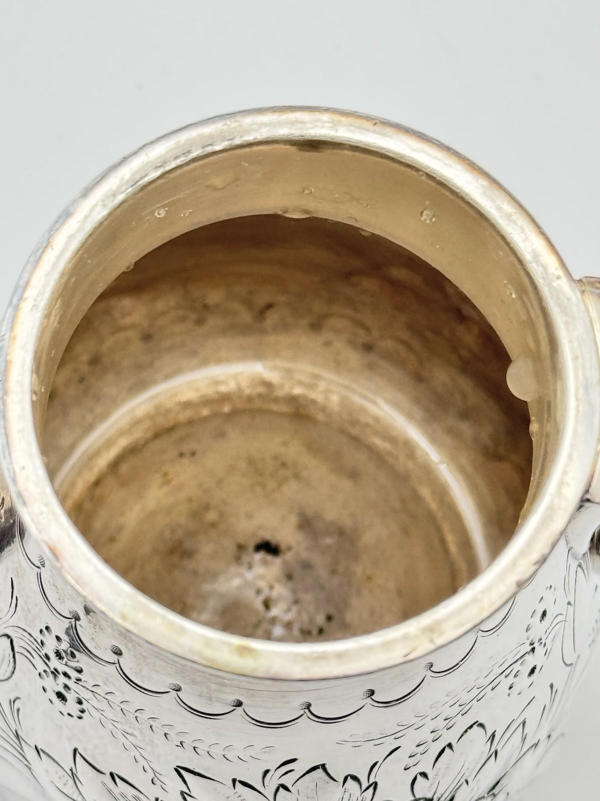 Antique Silverplate Coffee Tea Pot Meriden B Company Repousse Floral Hinged Lid