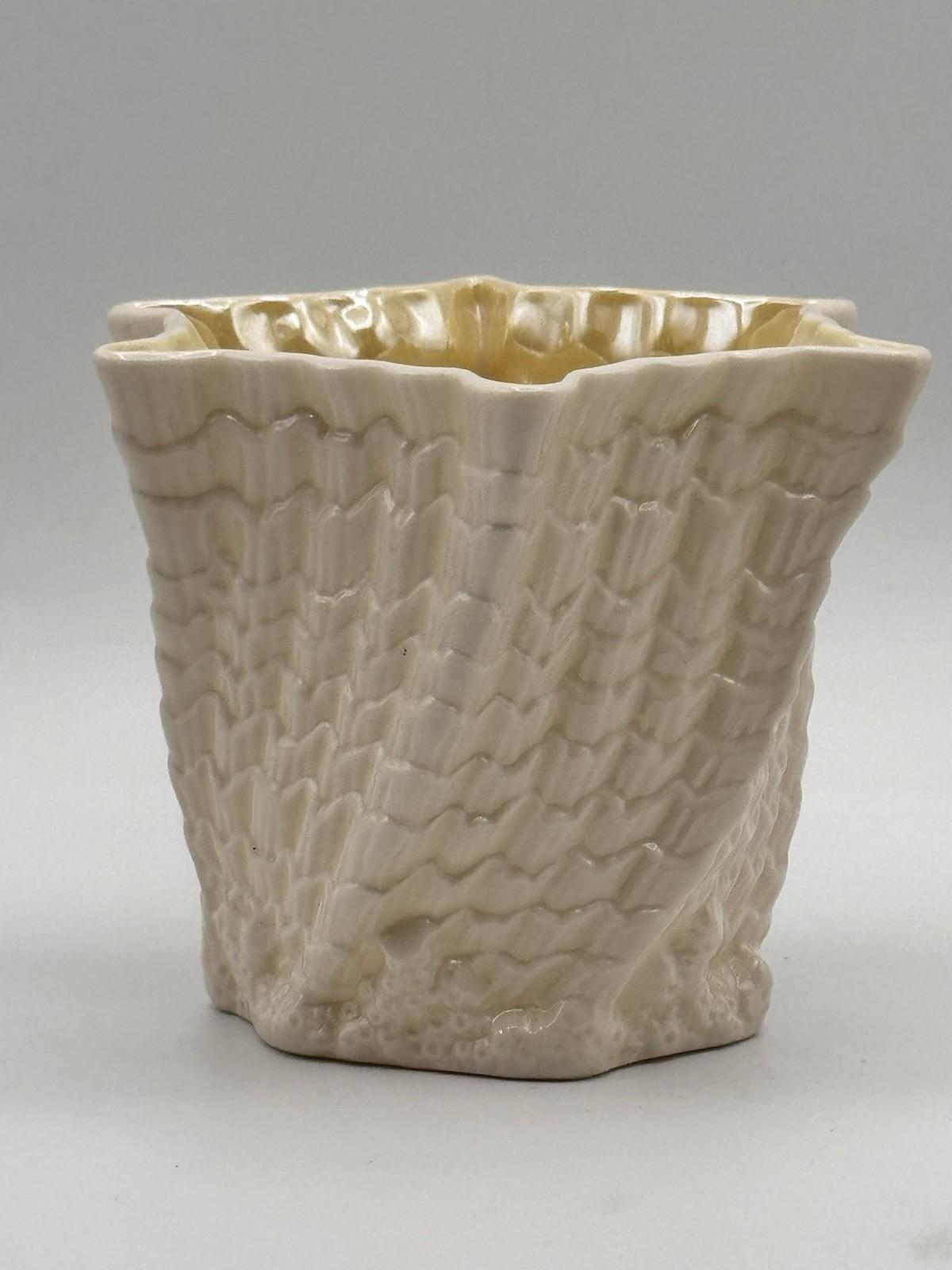 Vintage Belleek Vase Pot Twisted Shell Pattern 4.25” 6th Green Mark