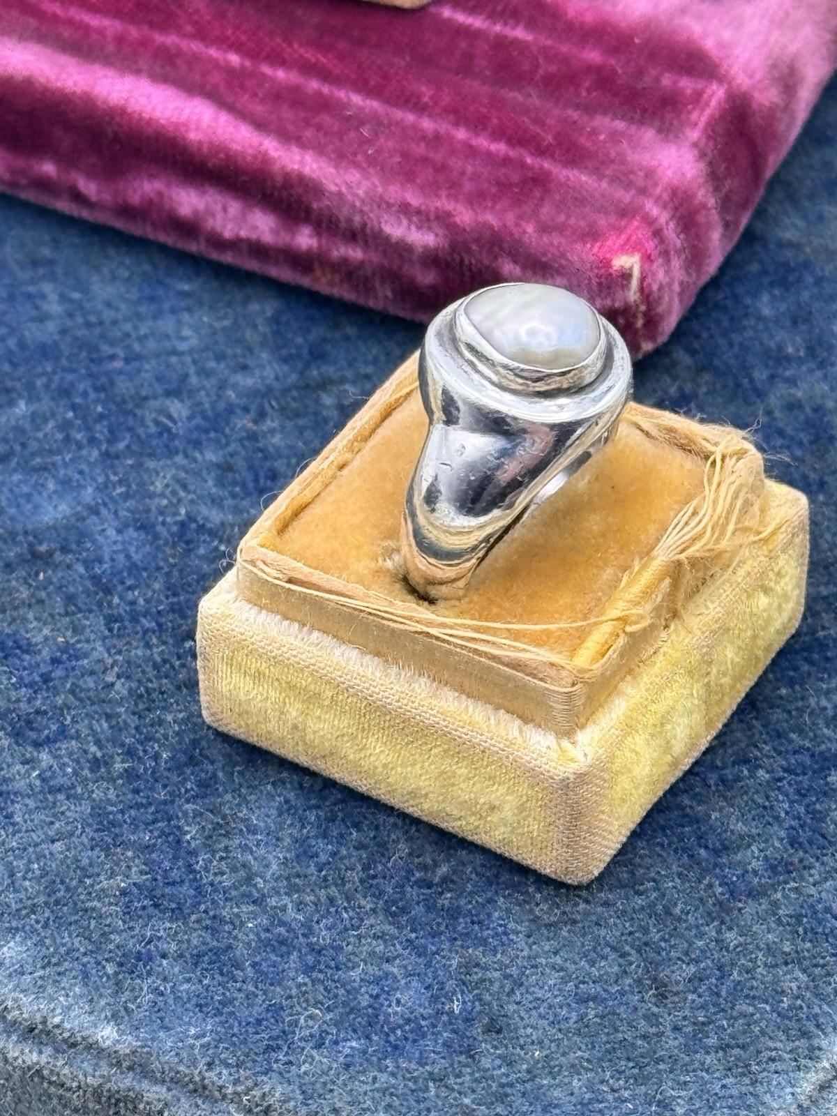 Sterling Silver Pearl Ring Modernist Size 6.75 Vintage Statement