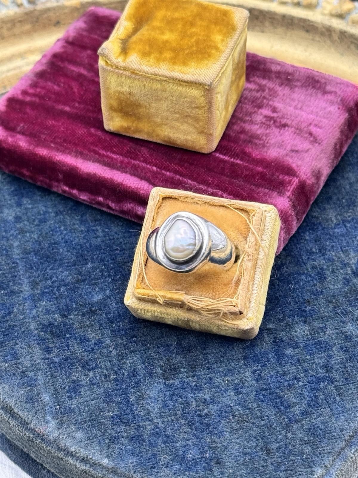 Sterling Silver Pearl Ring Modernist Size 6.75 Vintage Statement