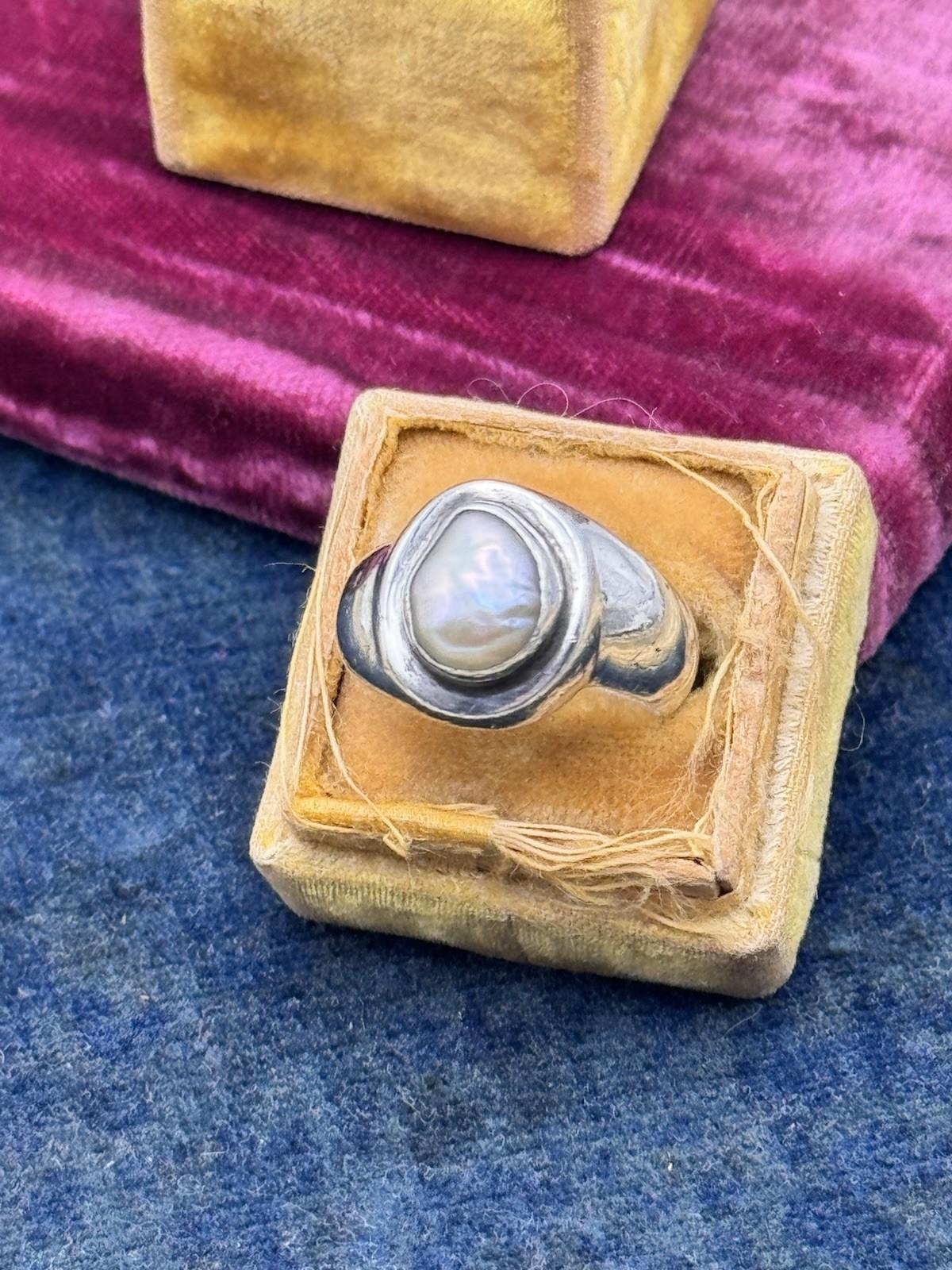 Sterling Silver Pearl Ring Modernist Size 6.75 Vintage Statement