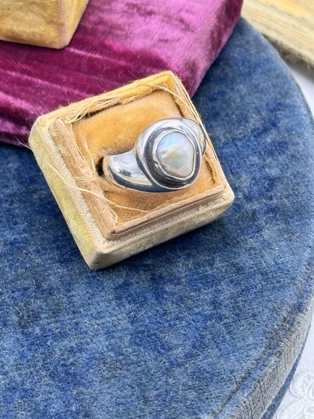 Sterling Silver Pearl Ring Modernist Size 6.75 Vintage Statement