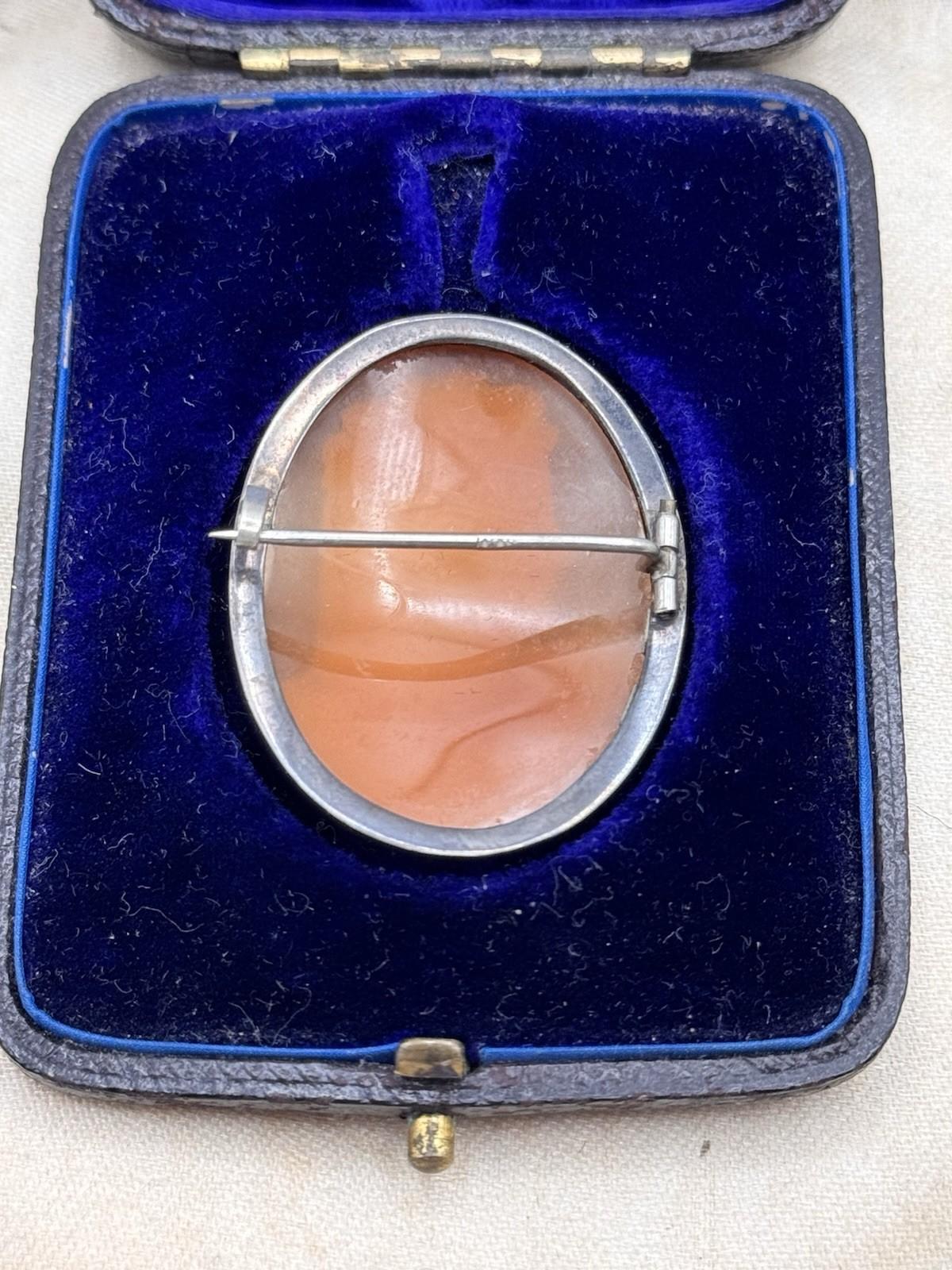 VICTORIAN Cameo Brooch Shell Carved Lady Left Facing C Clasp Rope Bezel Accent