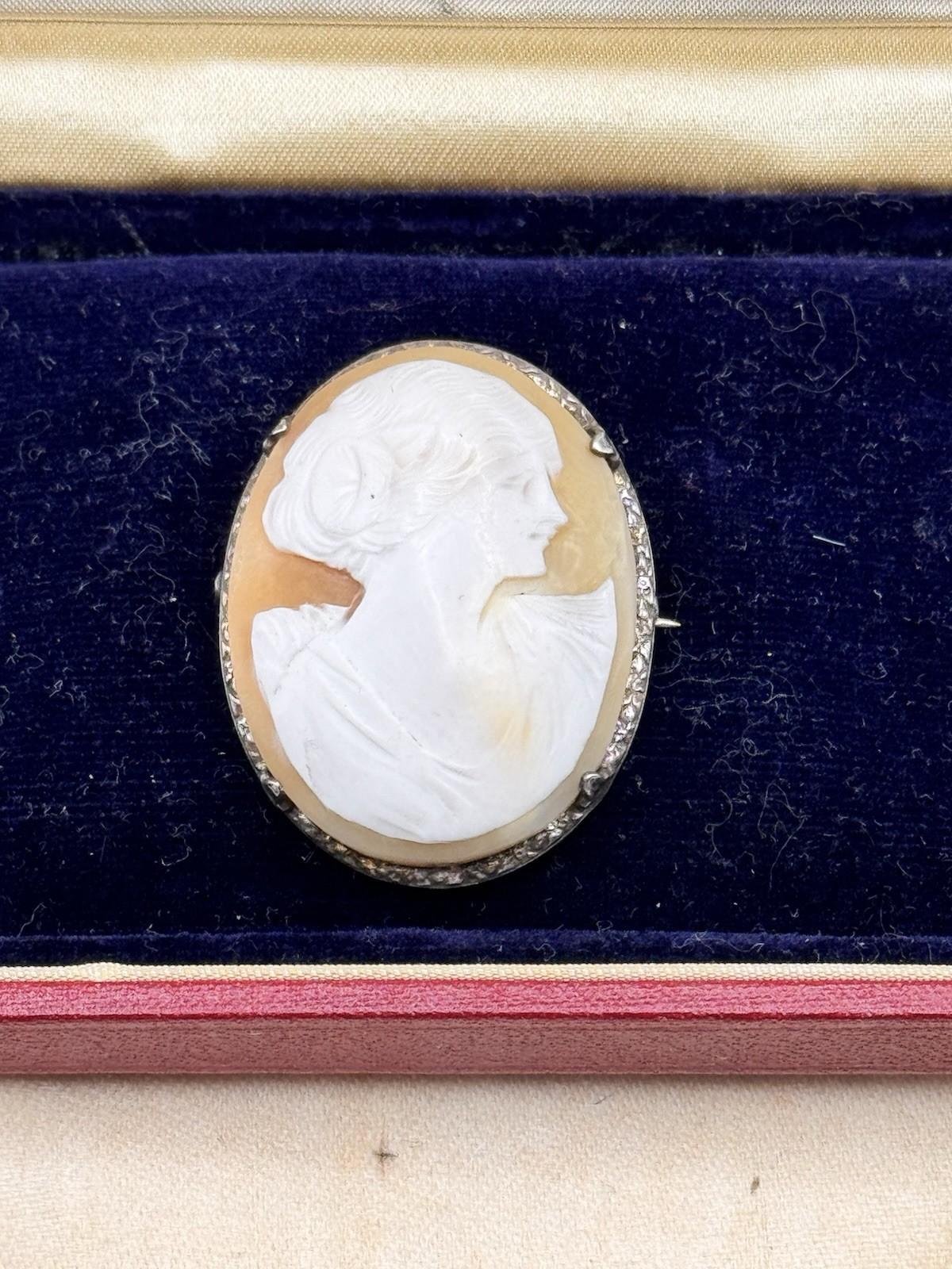 Edwardian Cameo Brooch Sterling Shell Carved Lady Portrait C Clasp 1.4x1.1”