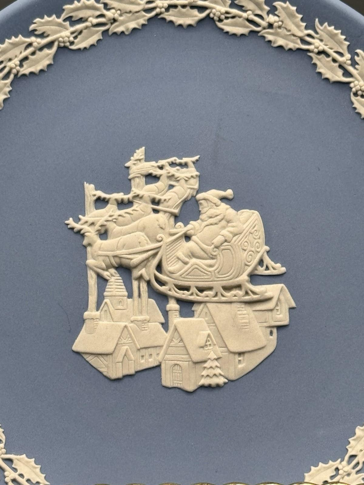 Wedgwood Dillard Exclusive Santa Sleigh Plate Blue 6.75”