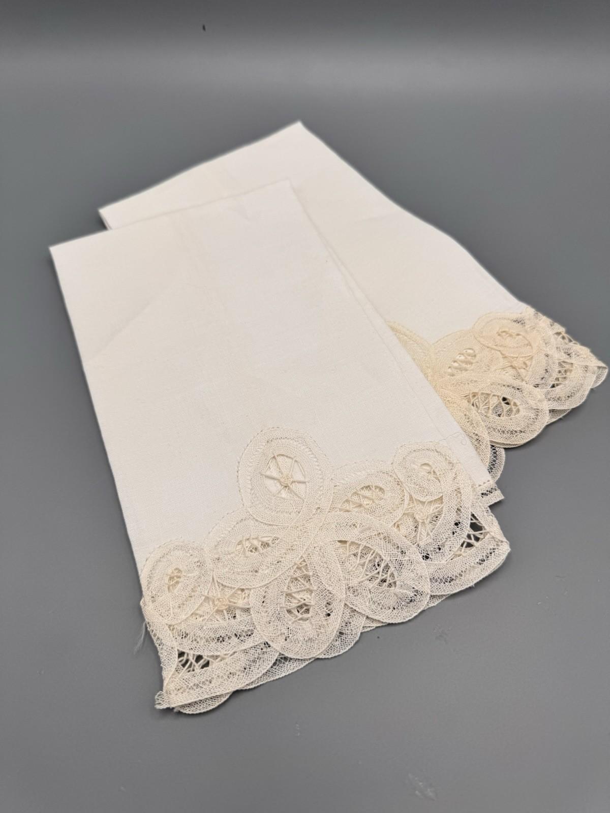 Vintage Linen Hand Towels Lace Appliqué Trim Estate Pair 17x11