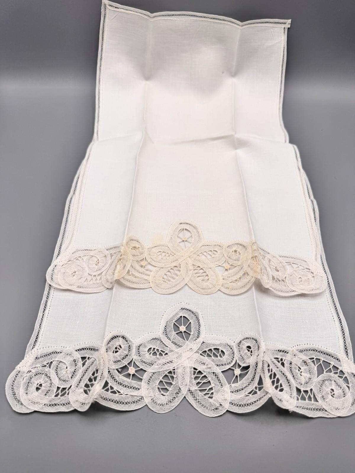 Vintage Linen Hand Towels Lace Appliqué Trim Estate Pair 17x11