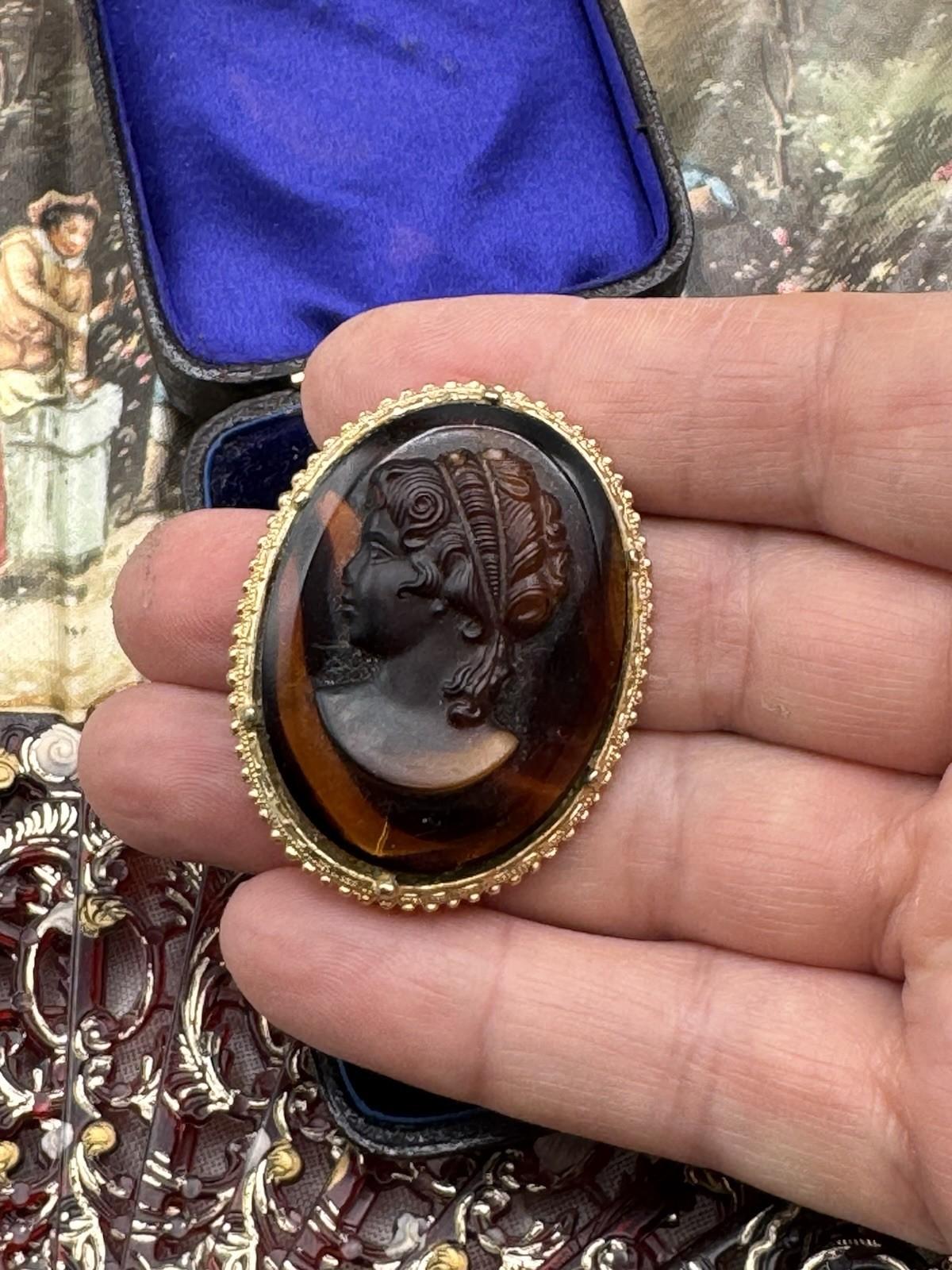 Vintage Goldtone Cameo Brooch Amber Glass Classical Lady Portrait