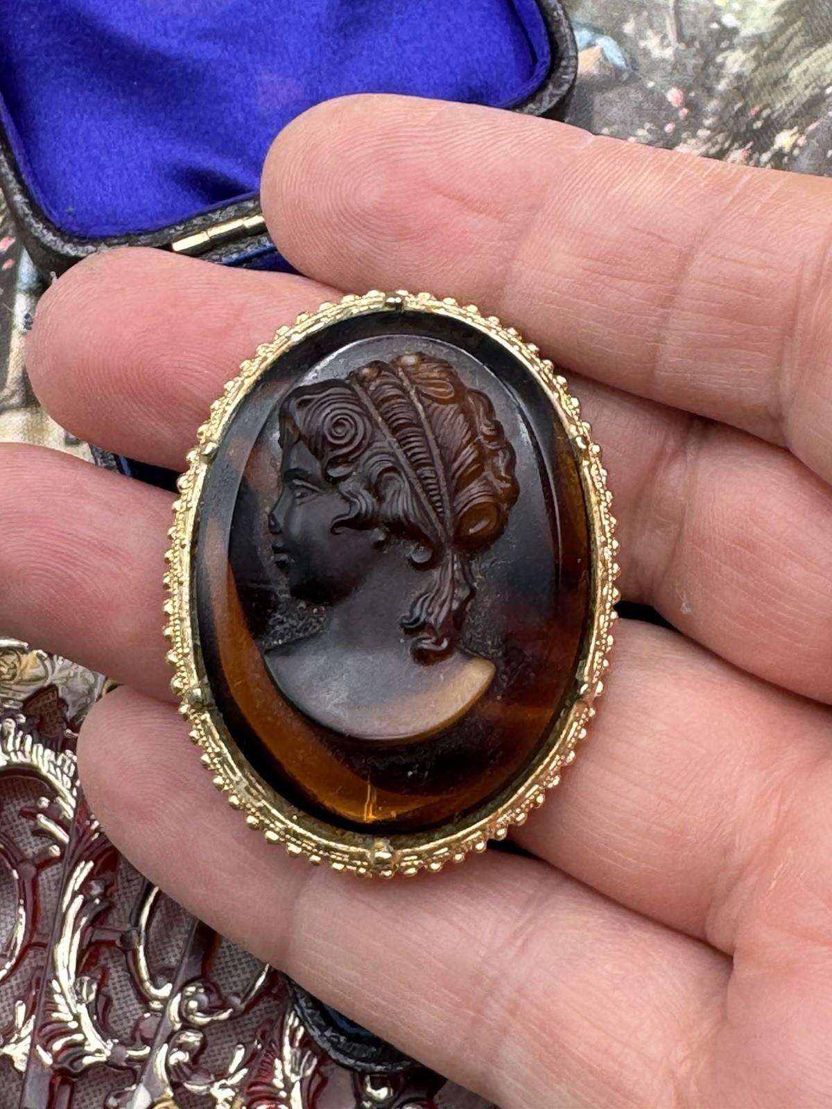 Vintage Goldtone Cameo Brooch Amber Glass Classical Lady Portrait