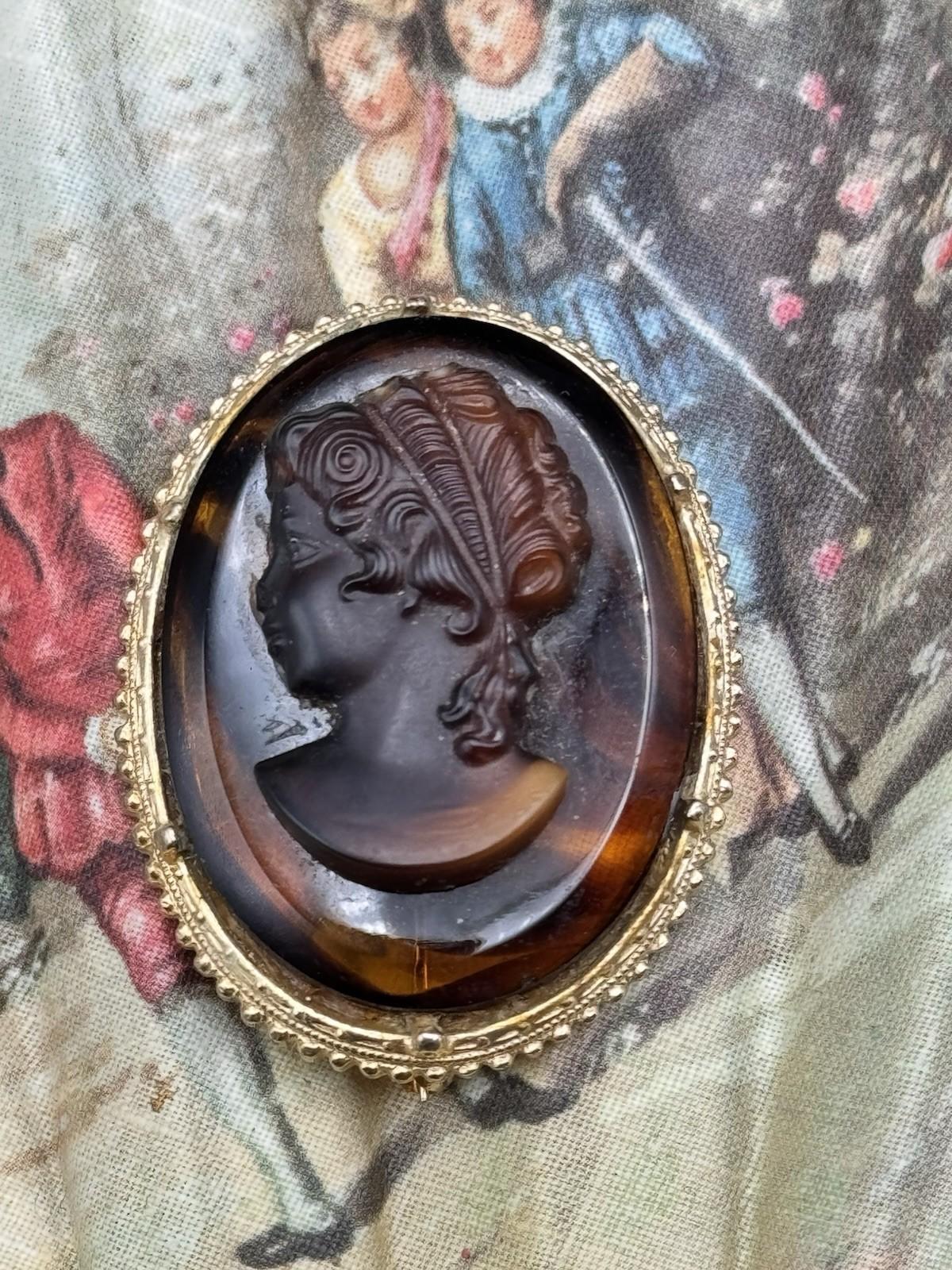 Vintage Goldtone Cameo Brooch Amber Glass Classical Lady Portrait