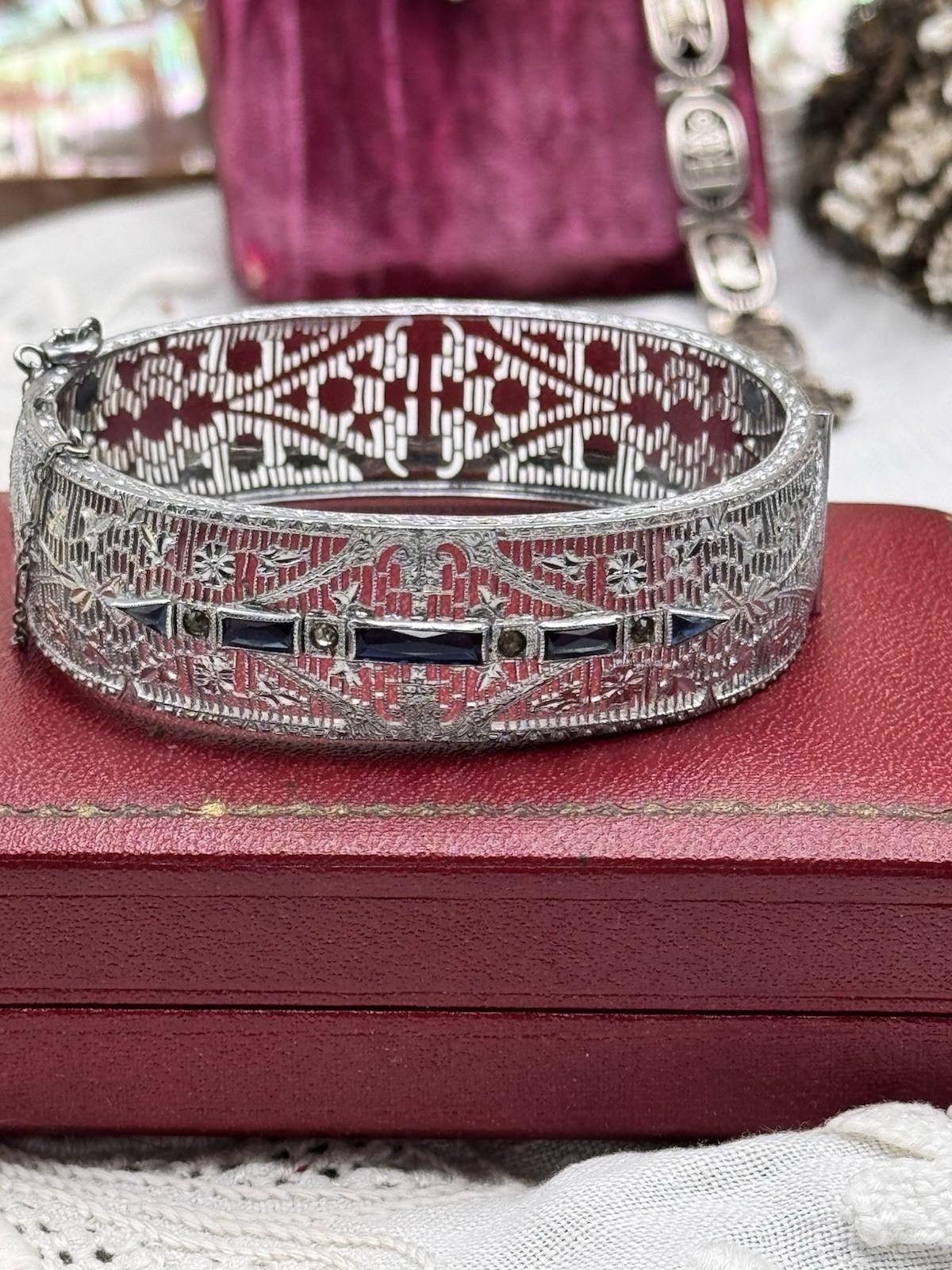 Vintage Art Deco Silvertone Hinged Bangle Bracelet 6.25 in Safety