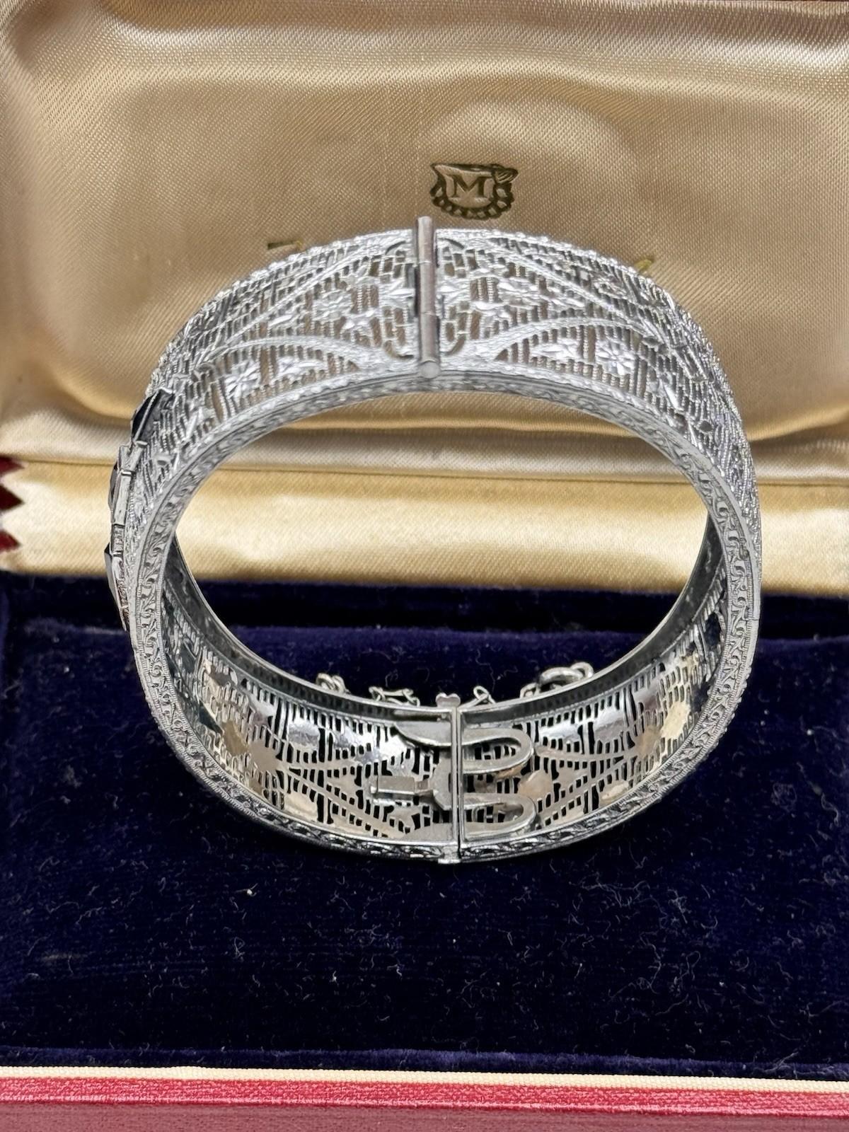 Vintage Art Deco Silvertone Hinged Bangle Bracelet 6.25 in Safety