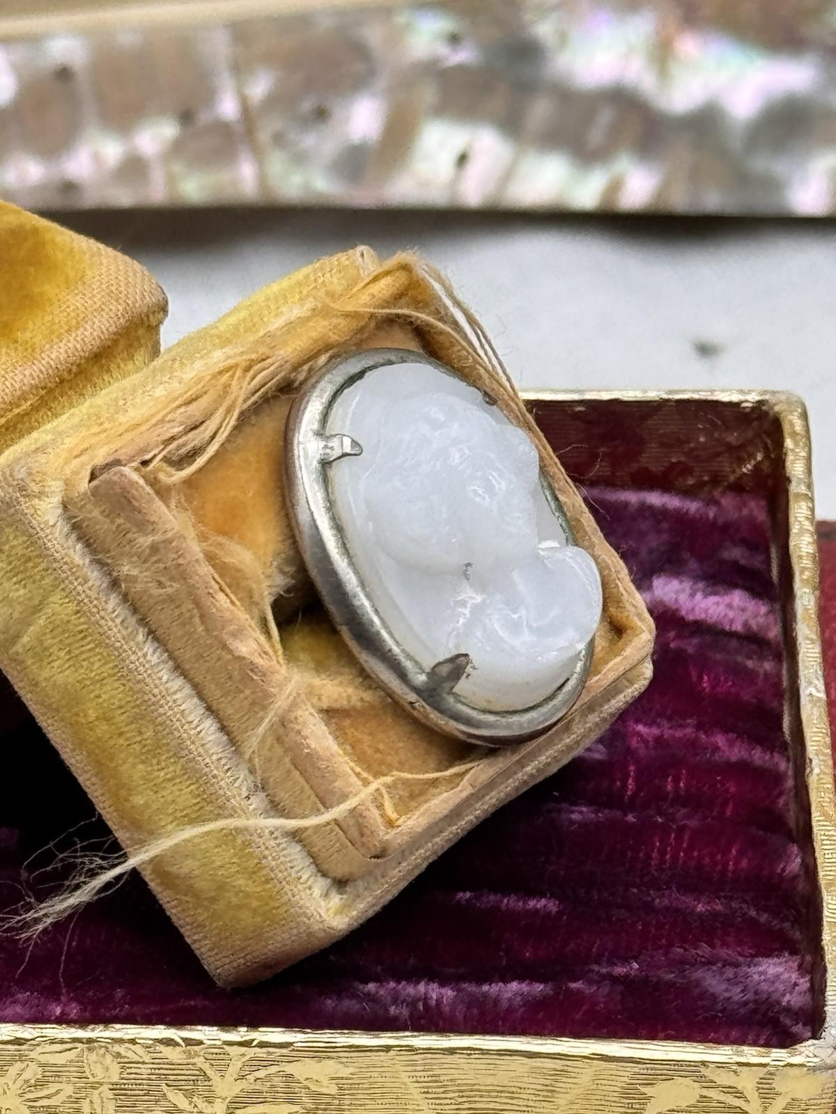 Antique Milk Glass Cameo Brooch Silvertone Oval Lady Profile 1in