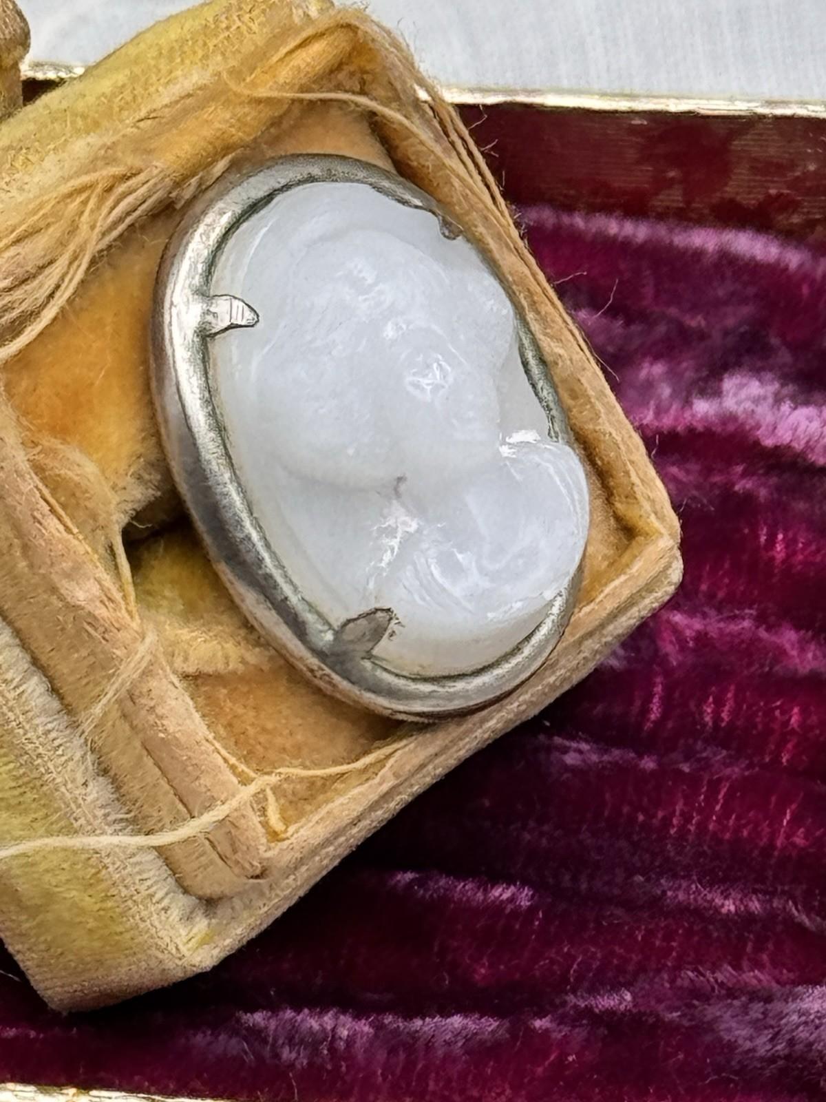 Antique Milk Glass Cameo Brooch Silvertone Oval Lady Profile 1in