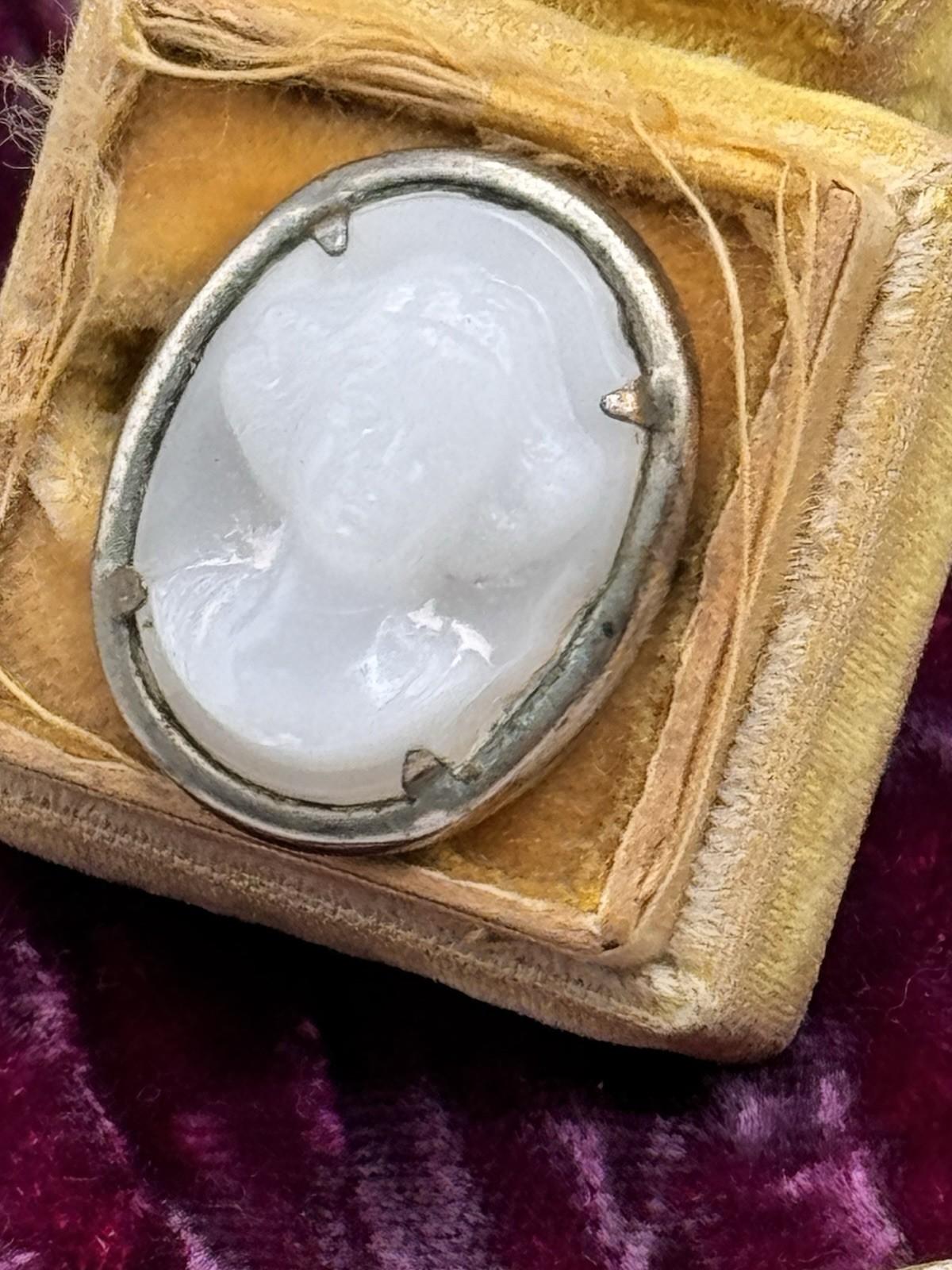 Antique Milk Glass Cameo Brooch Silvertone Oval Lady Profile 1in