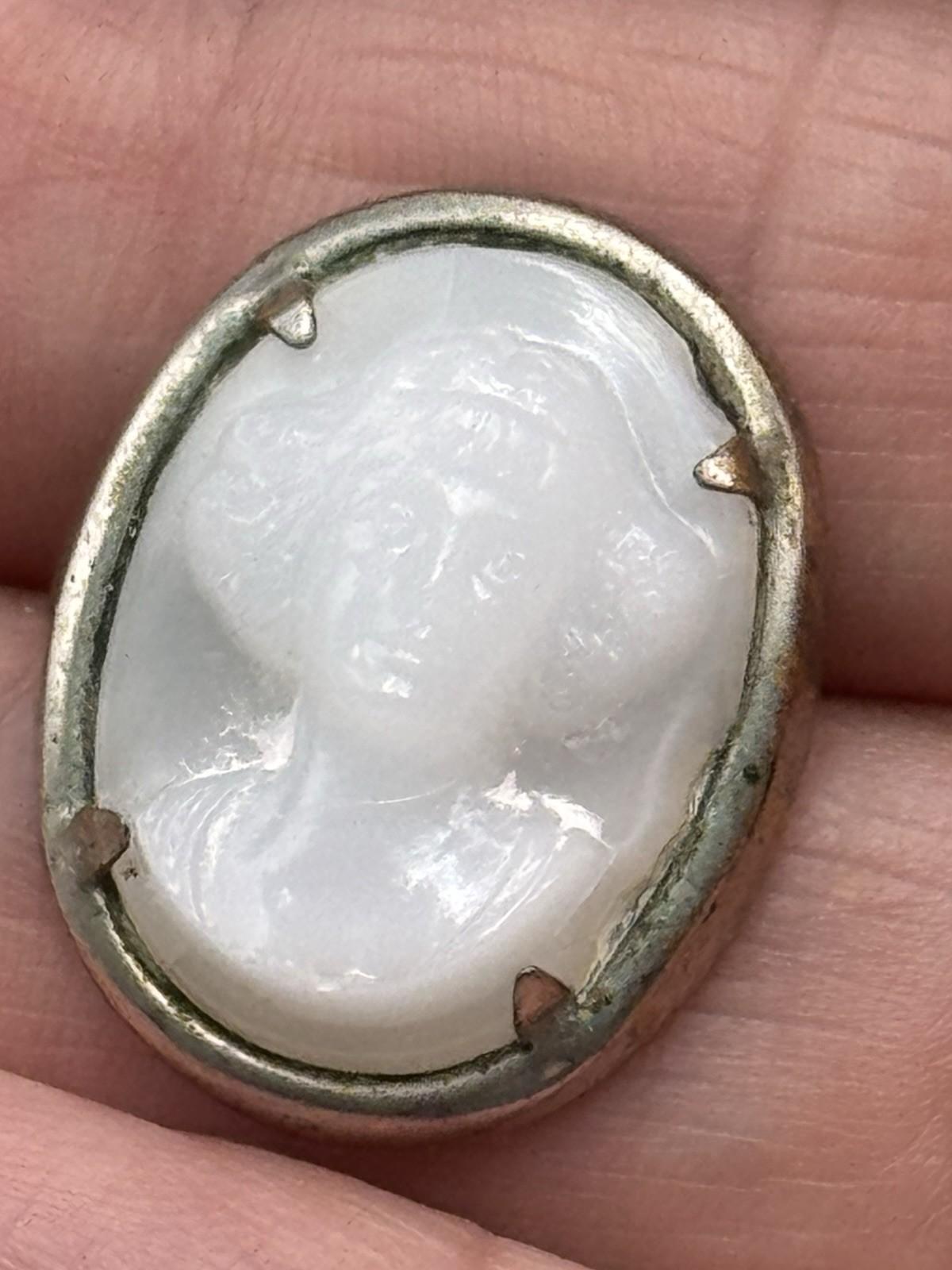 Antique Milk Glass Cameo Brooch Silvertone Oval Lady Profile 1in