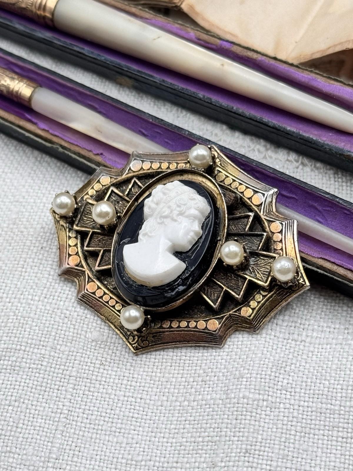 Vintage Cameo Brooch Goldtone Faux Pearl Black White Lady Portrait Pin