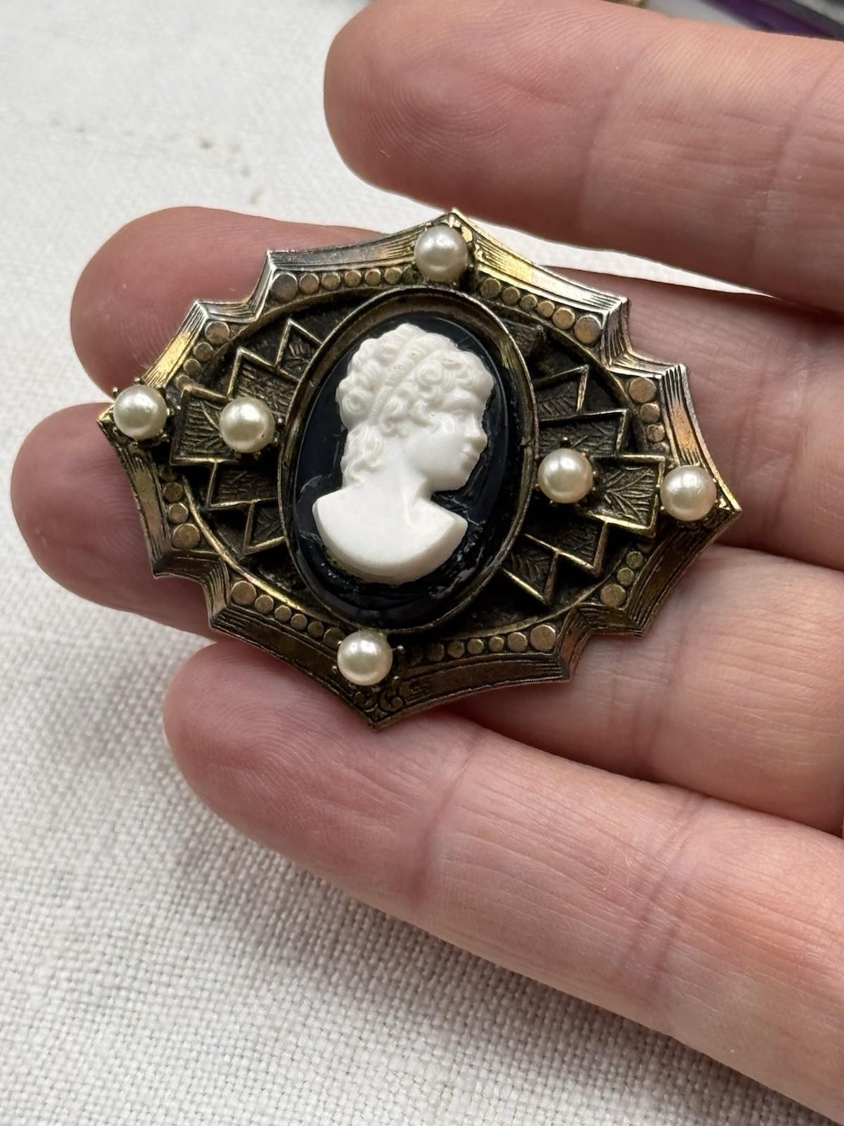 Vintage Cameo Brooch Goldtone Faux Pearl Black White Lady Portrait Pin