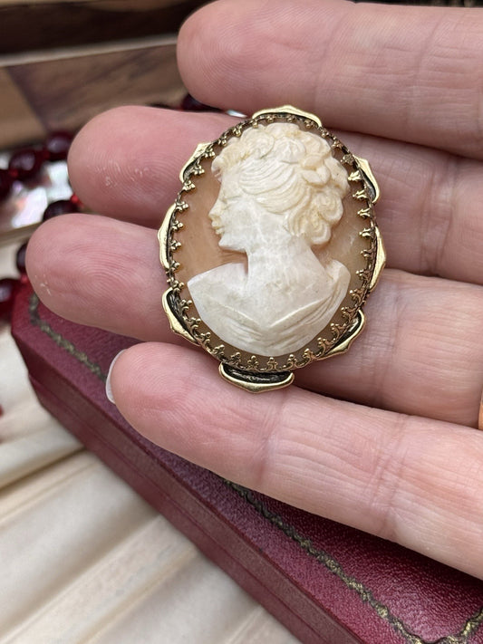 Vintage Faux Cameo Brooch Pendant Goldtone Lady Portrait Oval Pin 1.5”