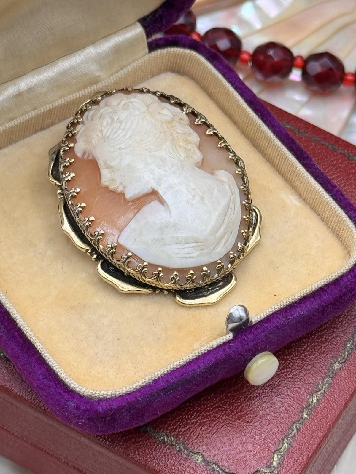 Vintage Faux Cameo Brooch Pendant Goldtone Lady Portrait Oval Pin 1.5”