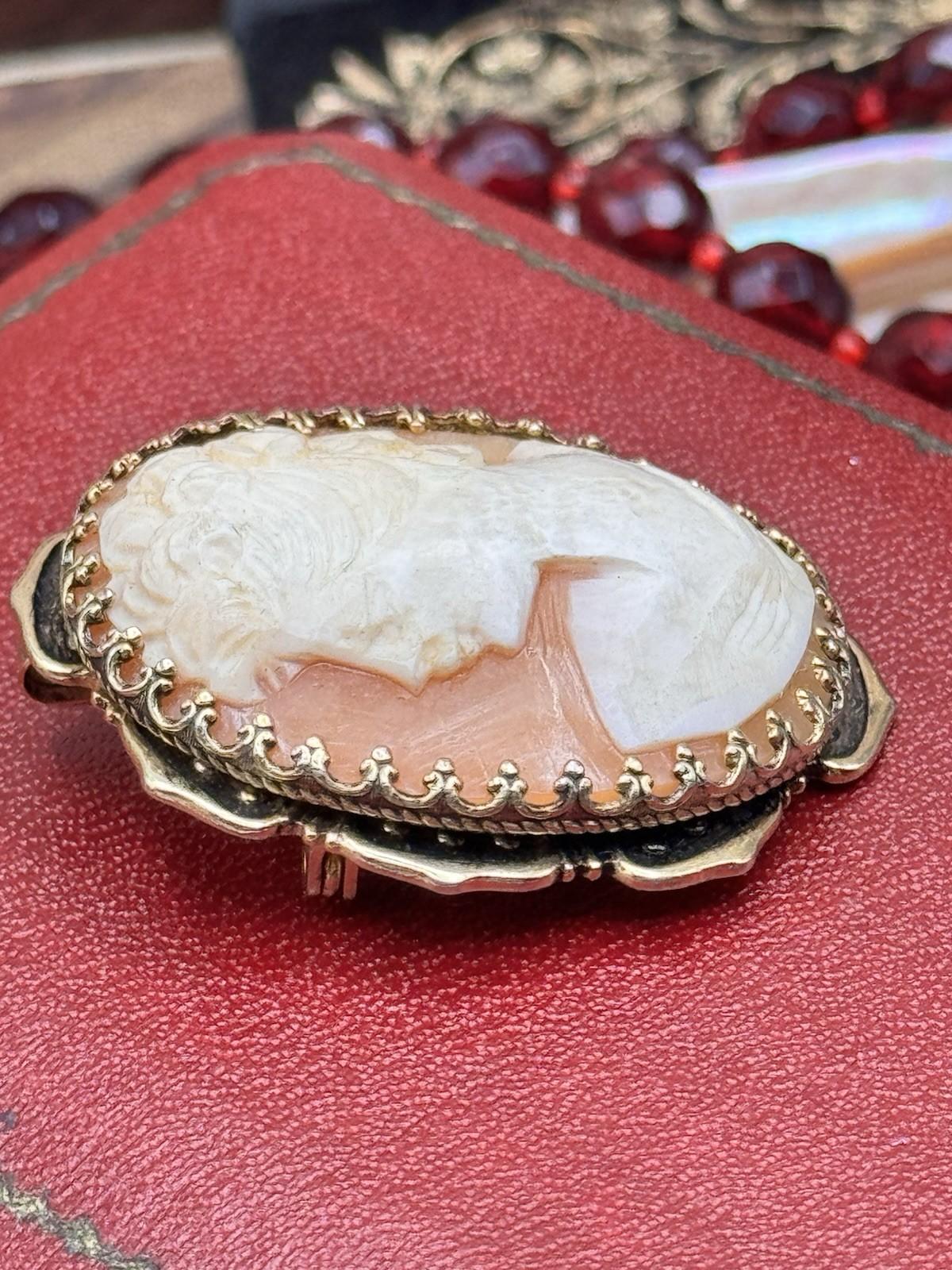 Vintage Faux Cameo Brooch Pendant Goldtone Lady Portrait Oval Pin 1.5”