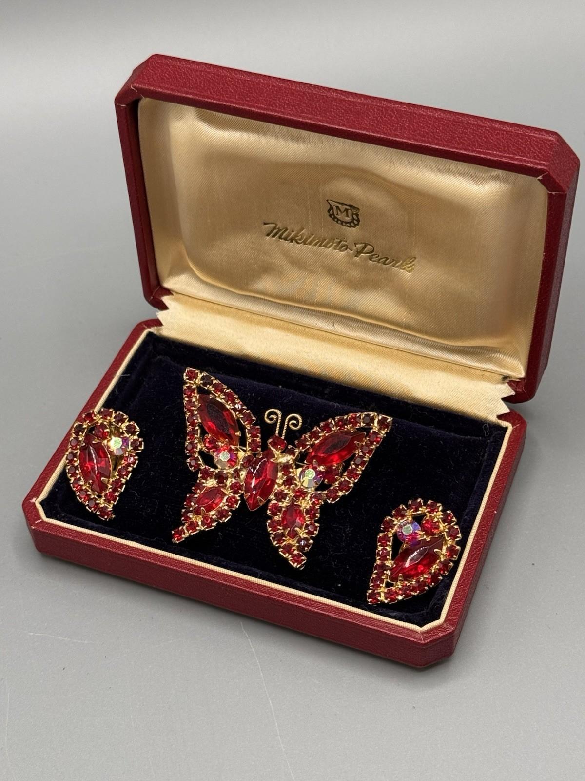 Vintage Butterfly Brooch Weiss Earrings “Ruby” Red Rhinestone Goldtone Set