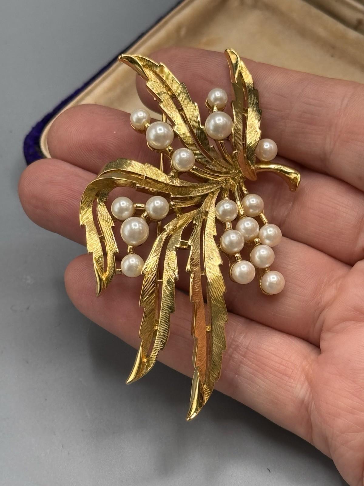 Vintage Trifari Brooch Faux Pearl Goldtone Leaf Spray Floral Pin 3.25”
