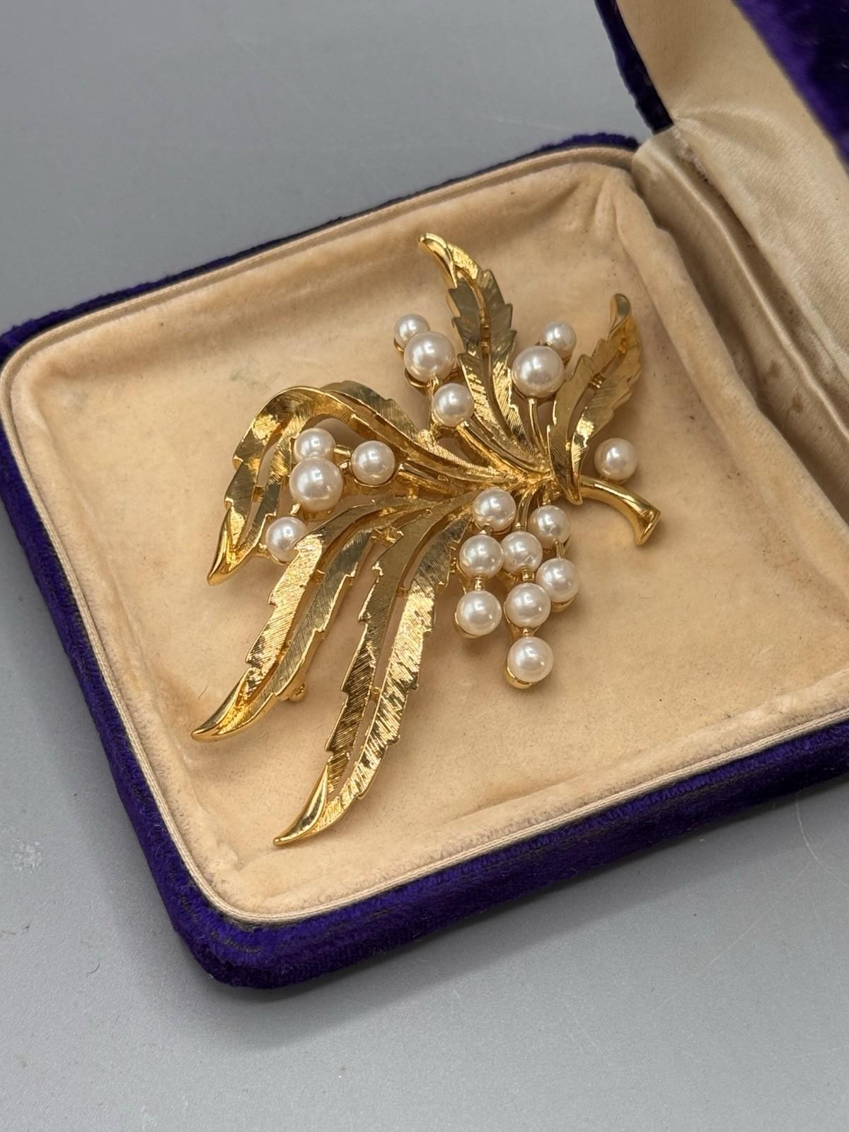 Vintage Trifari Brooch Faux Pearl Goldtone Leaf Spray Floral Pin 3.25”