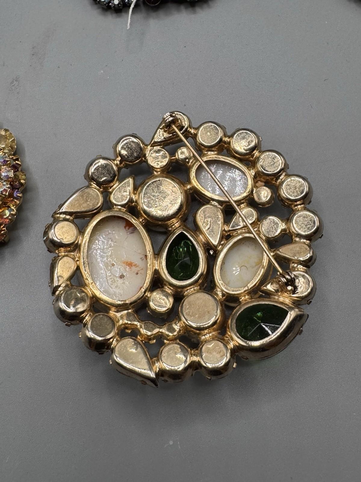 Vintage Juliana D&E Easter Egg Brooch Rhinestone Art Glass 2.5” Statement