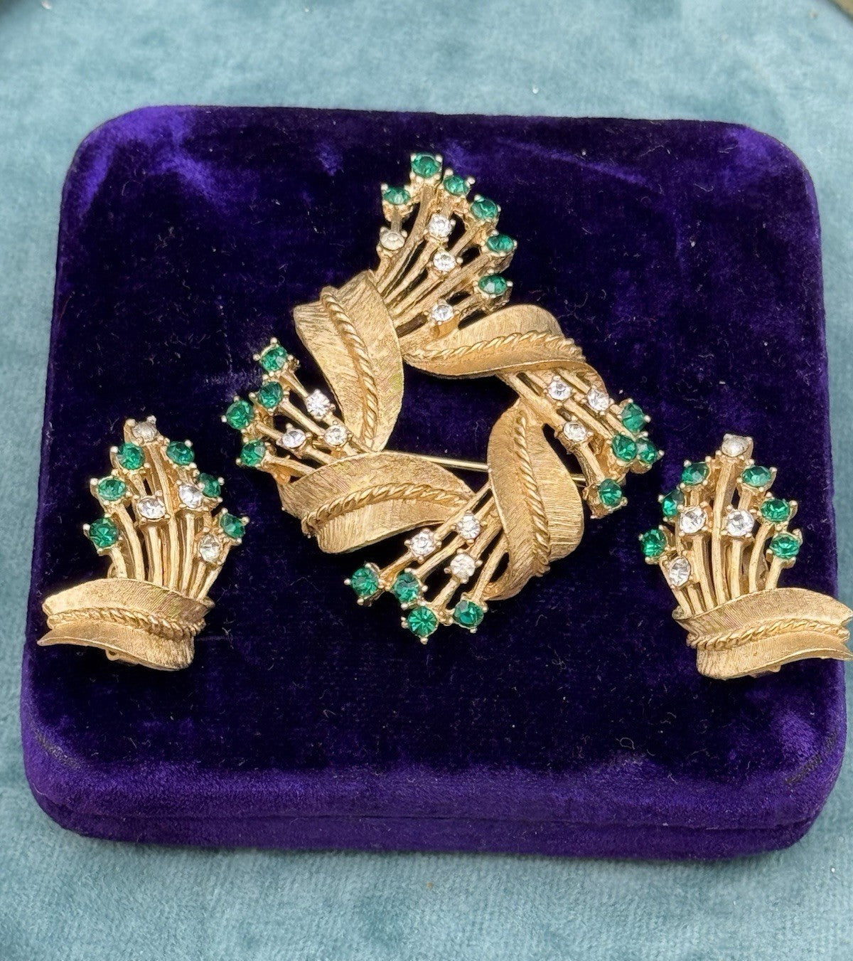 Vintage Crown Trifari Brooch Earring Set Green Clear Rhinestones Goldtone