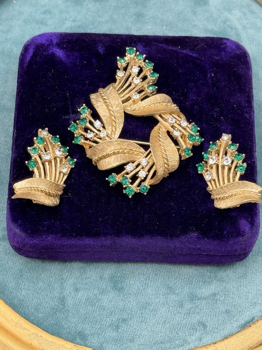 Vintage Crown Trifari Brooch Earring Set Green Clear Rhinestones Goldtone