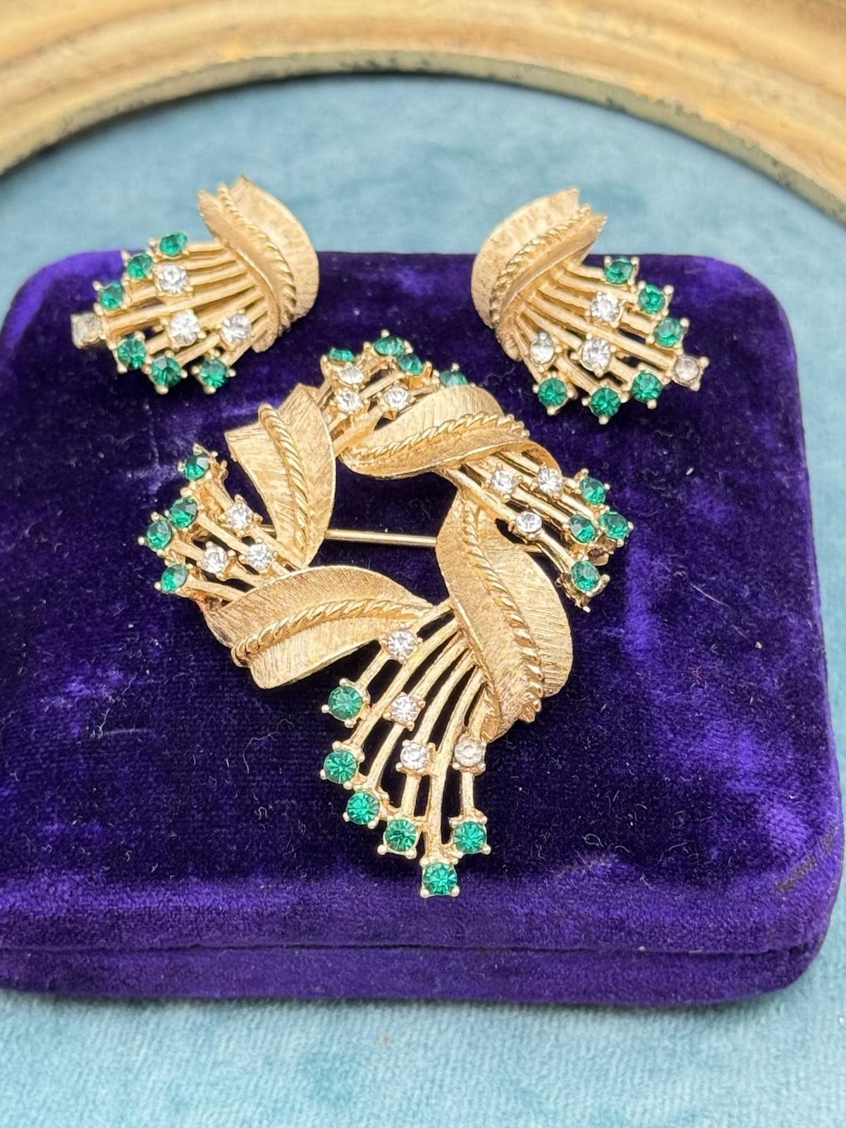 Vintage Crown Trifari Brooch Earring Set Green Clear Rhinestones Goldtone
