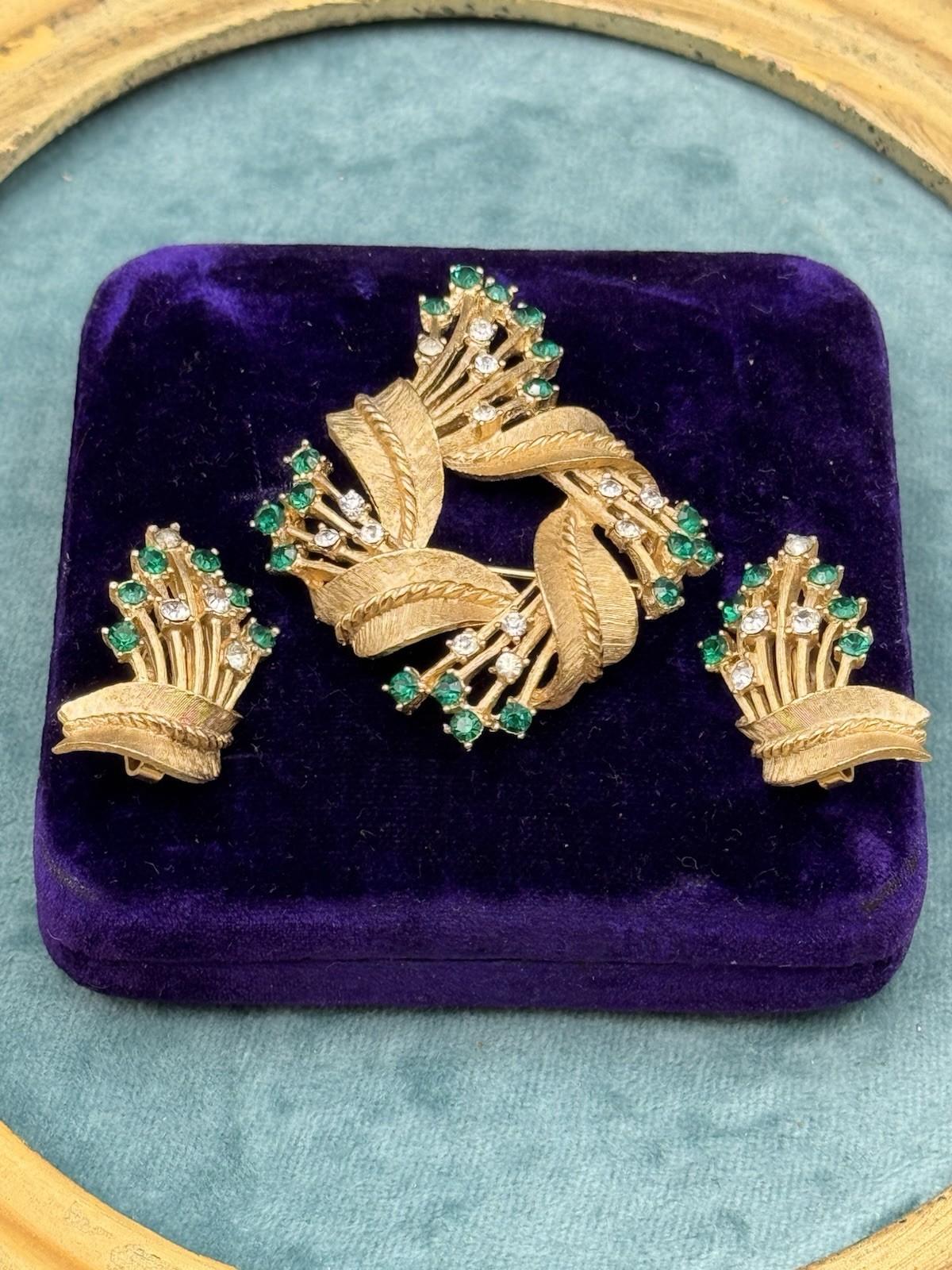 Vintage Crown Trifari Brooch Earring Set Green Clear Rhinestones Goldtone
