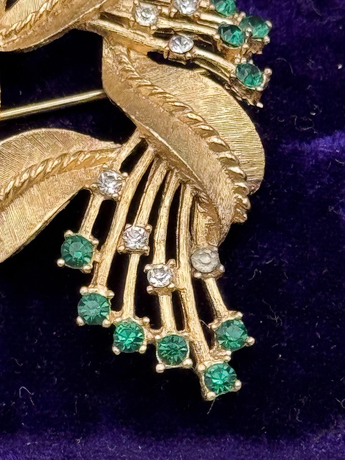 Vintage Crown Trifari Brooch Earring Set Green Clear Rhinestones Goldtone