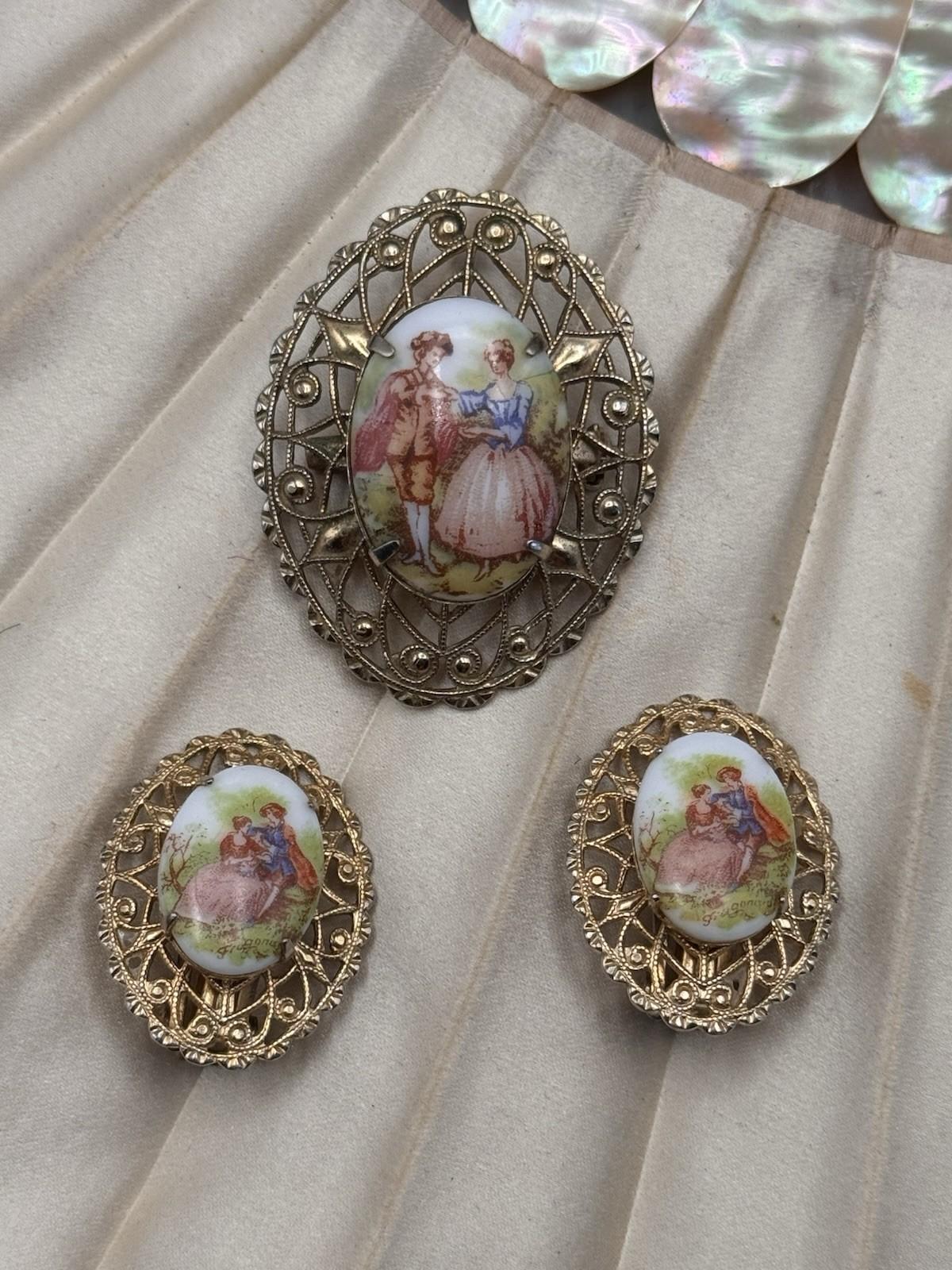 Vintage Lovers Scene Brooch Earrings Set Goldtone Filigree