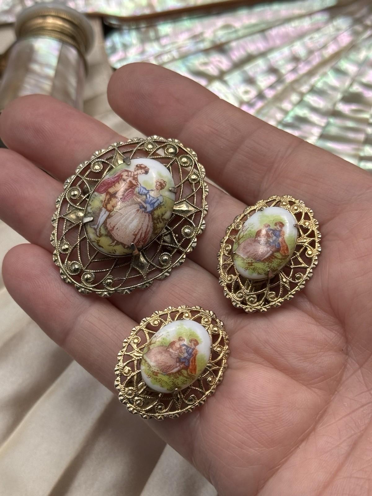 Vintage Lovers Scene Brooch Earrings Set Goldtone Filigree