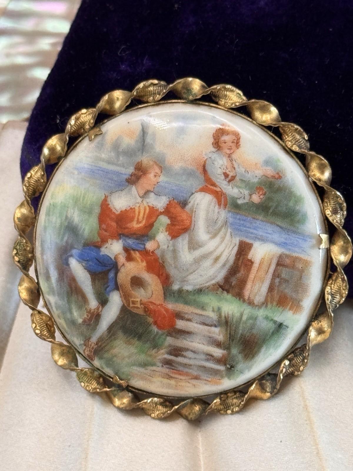 Vintage Lovers Scene Brooch Porcelain Cameo Style Goldtone 2.25”