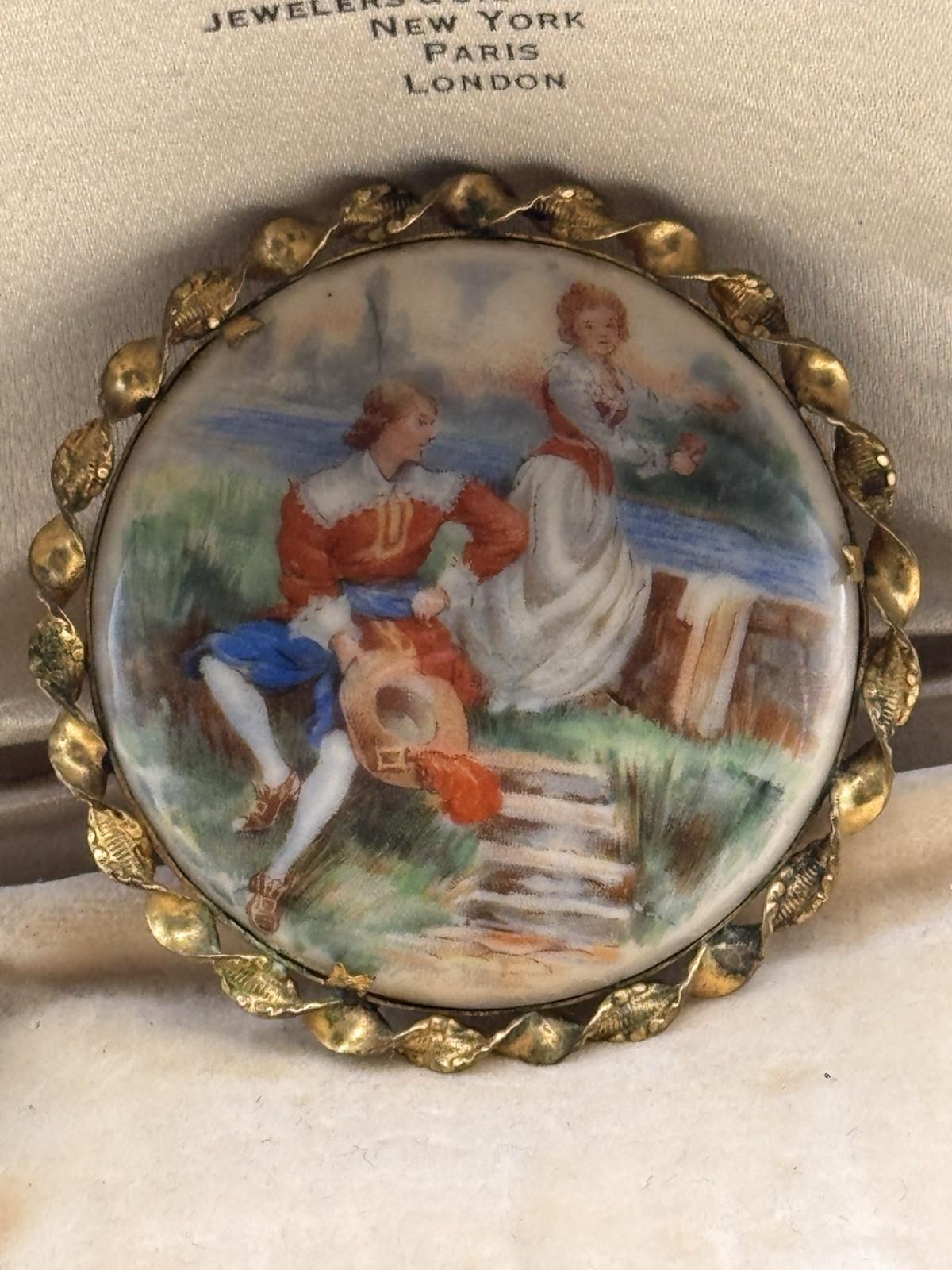 Vintage Lovers Scene Brooch Porcelain Cameo Style Goldtone 2.25”