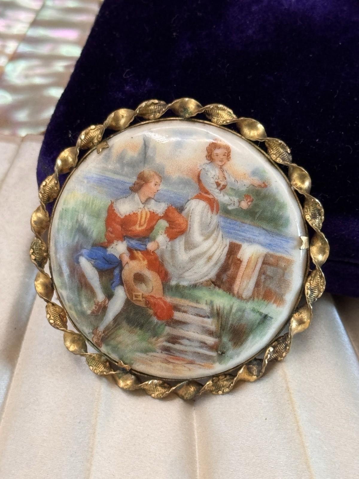 Vintage Lovers Scene Brooch Porcelain Cameo Style Goldtone 2.25”