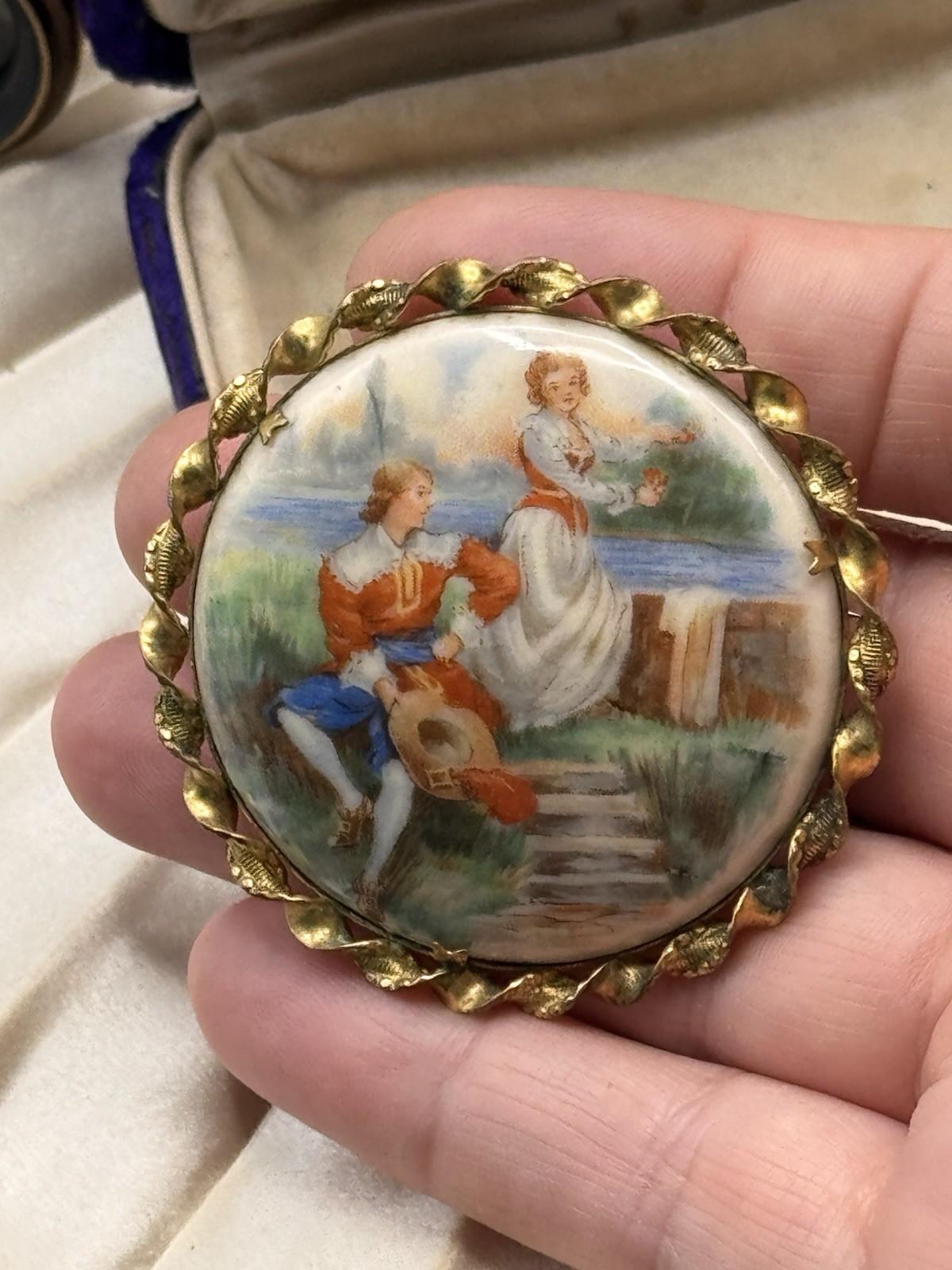 Vintage Lovers Scene Brooch Porcelain Cameo Style Goldtone 2.25”