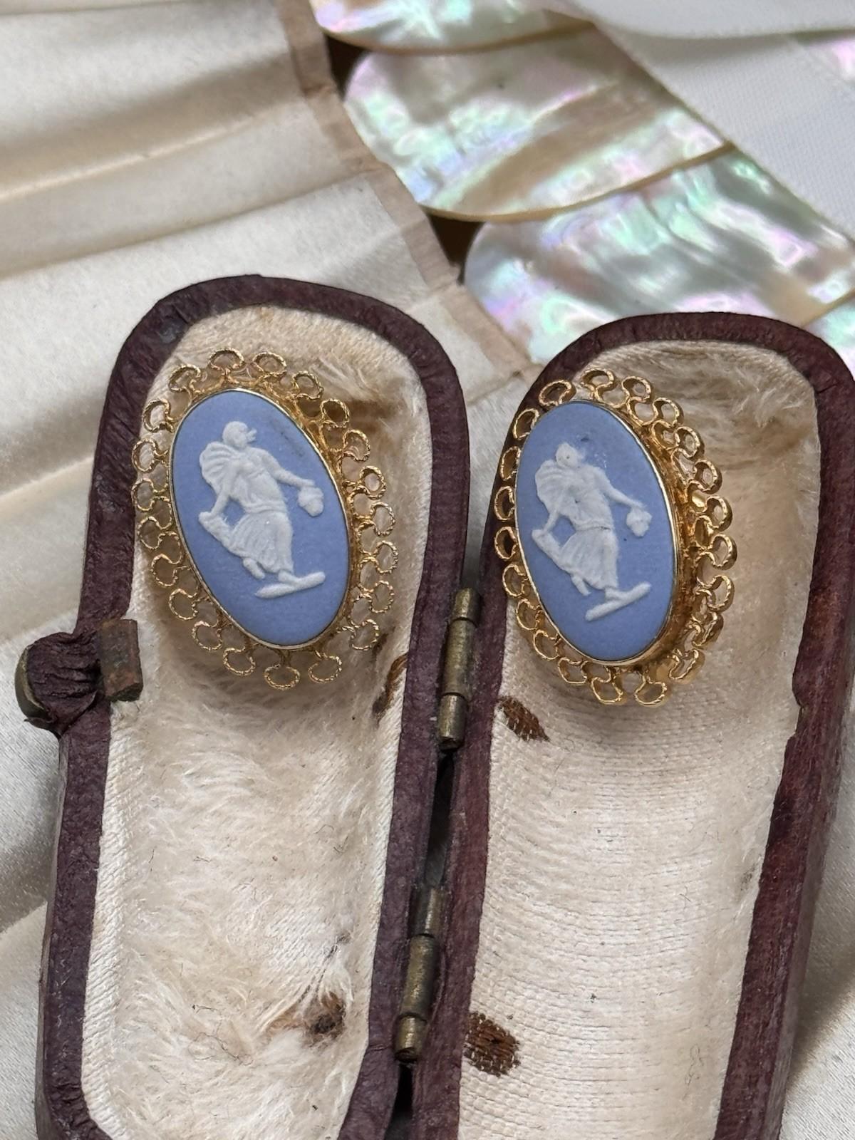 Wedgwood Jasperware Earrings Blue Van Dell Goldfilled Screw Back