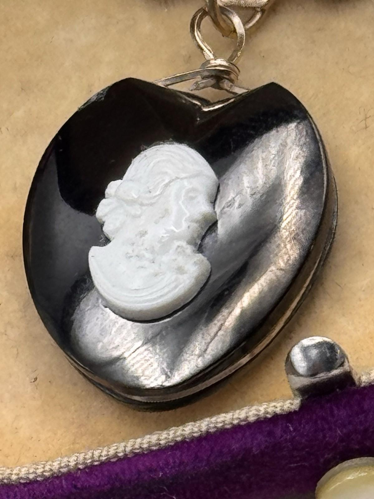 Vintage Mother Heart Brooch Dangle Cameo Black Stone Love Token Mourning