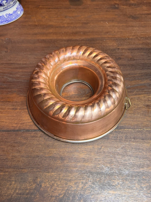 Vintage Copper Bundt Cake Mold Wall Decor 9” Hanging Kitchen Display