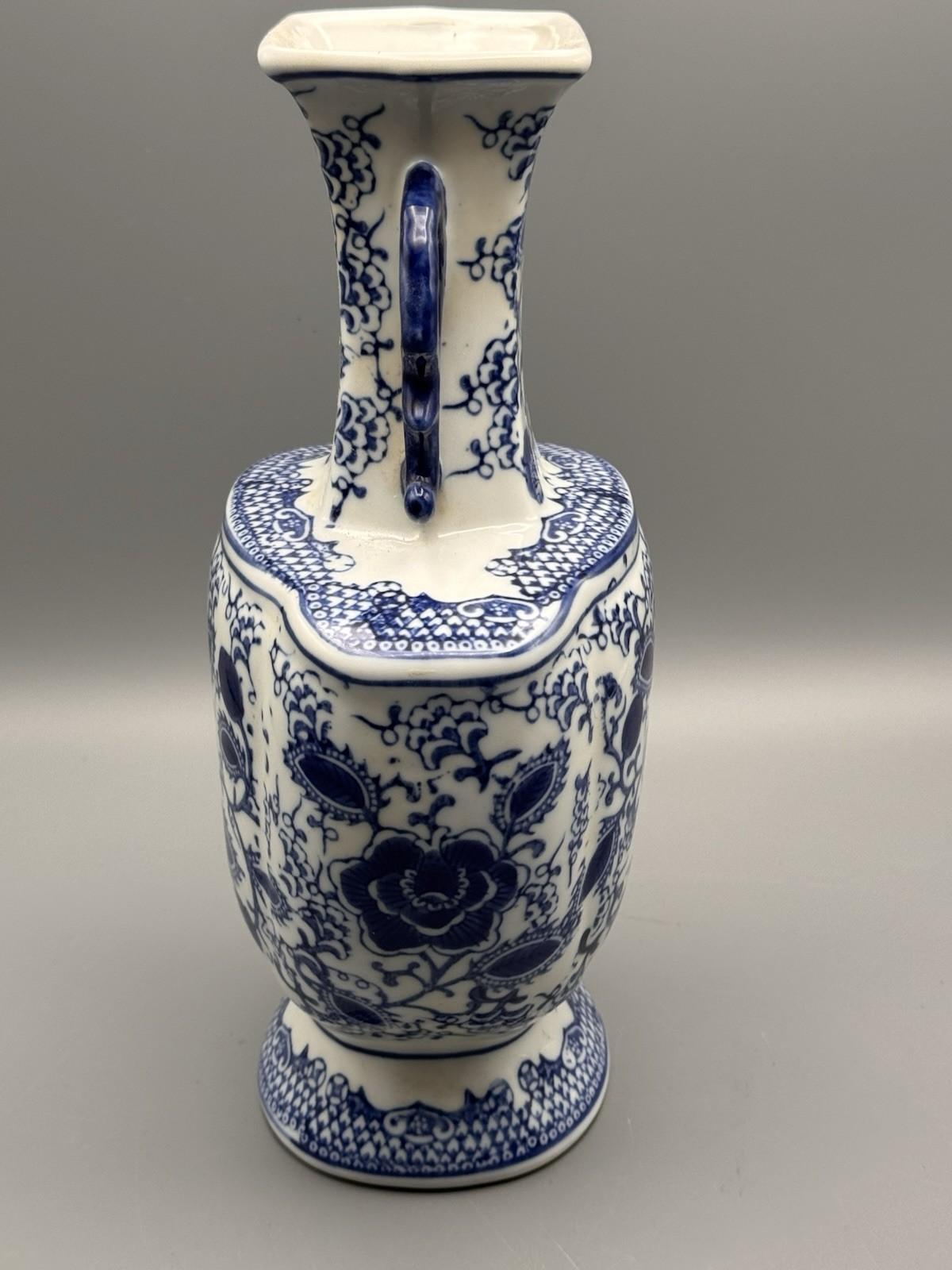 Vintage Chinoiserie Blue & White Porcelain Vase Double Handle 11.5”