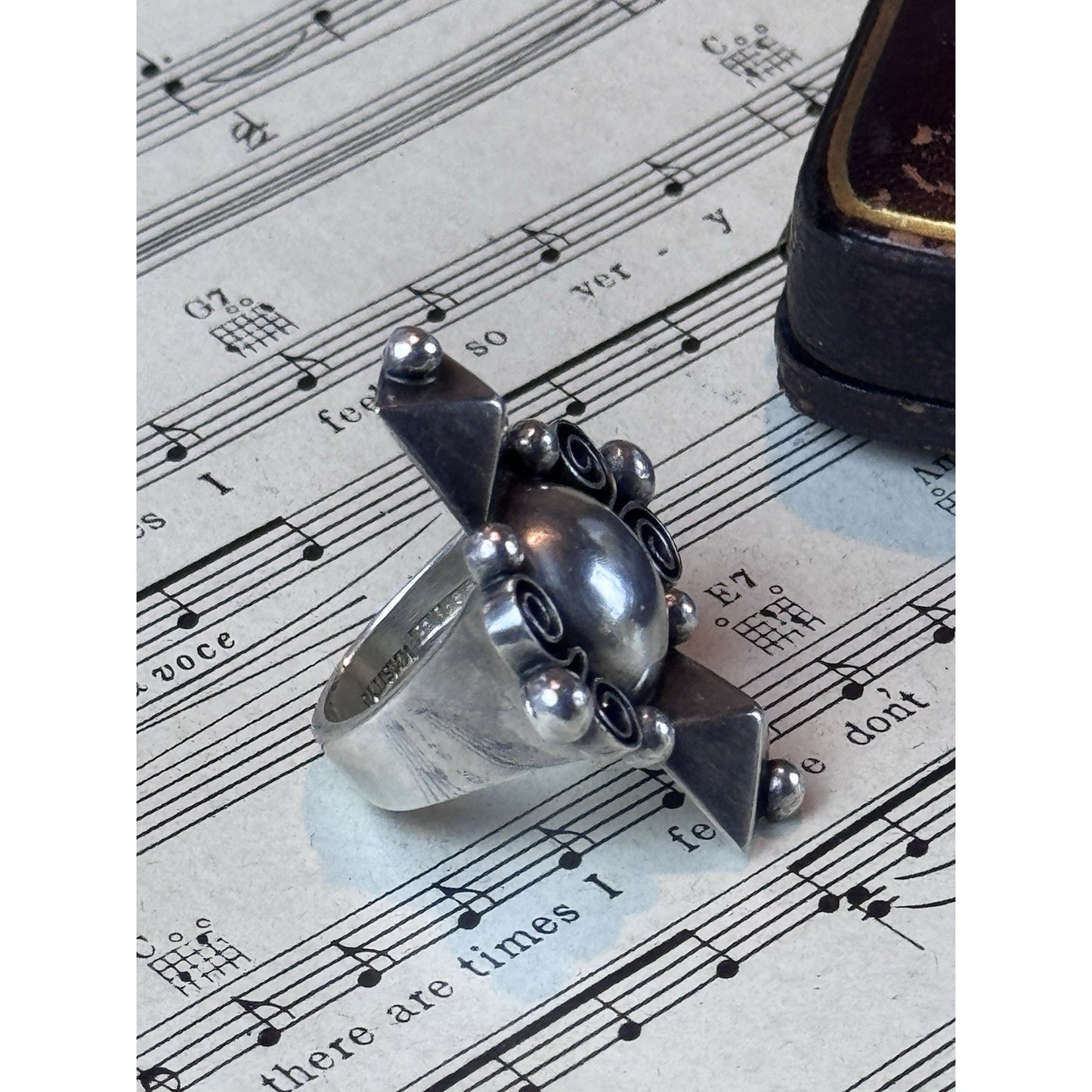 Vintage Finnish 916H Silver Handmade Folk Art Statement Ring Size 6 1968