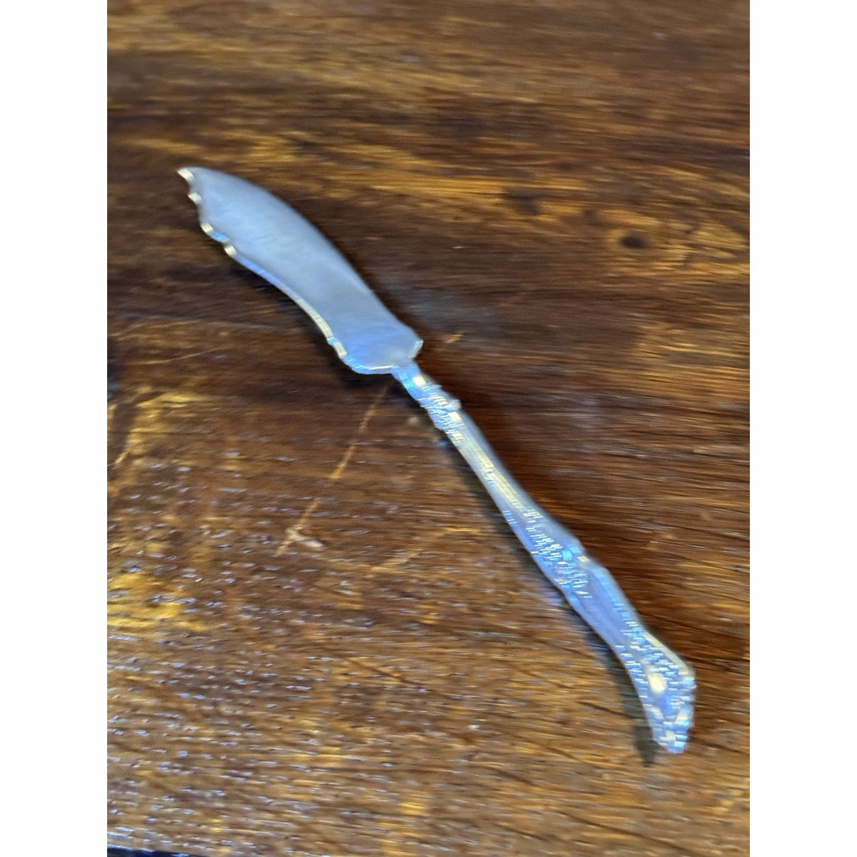 Rogers Silverplate Master Butter Knife Grape & Scroll Design 7” Serving