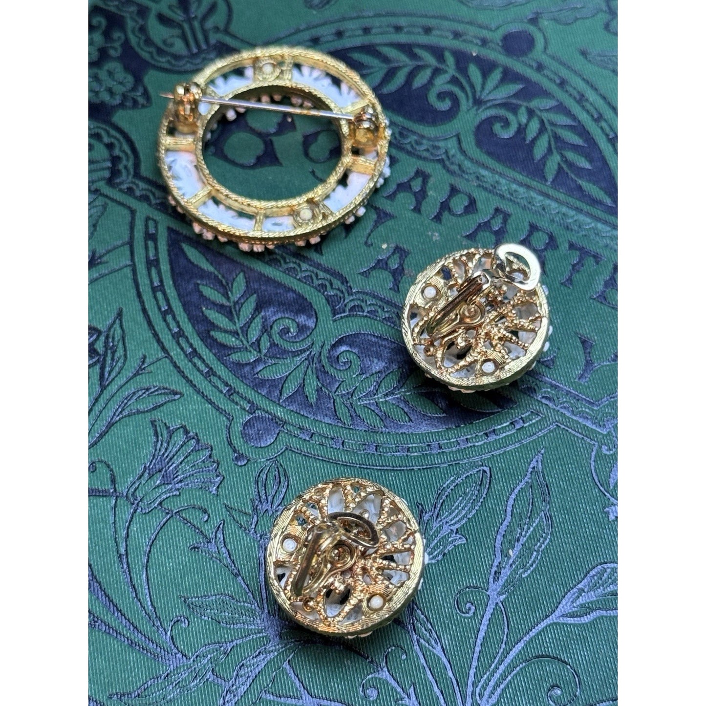 Vintage Daisy Brooch Earrings Set White Enamel Goldtone Clip On Patented