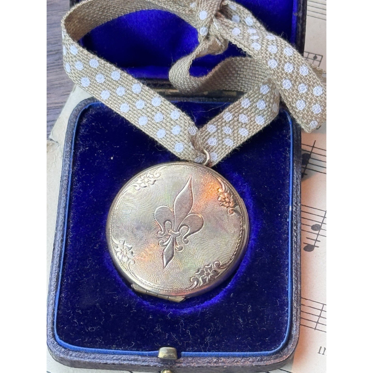 Vintage Gold-Filled Locket Danecraft Fleur-de-Lis 1 3/8”
