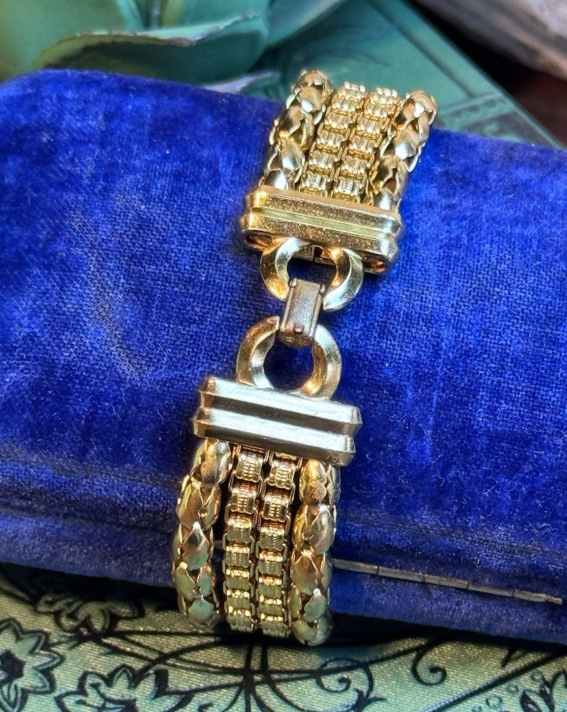 Vintage Goldtone Multi Strand Bracelet 4 Chain Link 6.25” Wide Panel